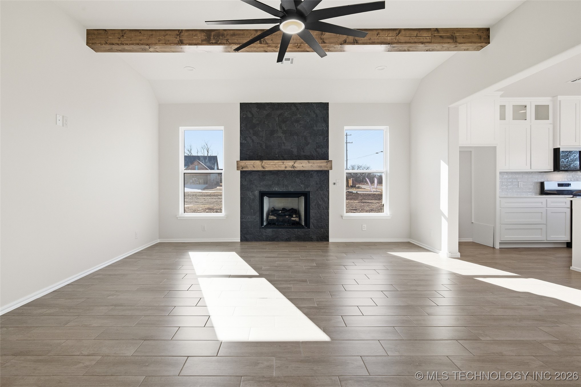 4904 N Walnut Avenue Property Photo 18