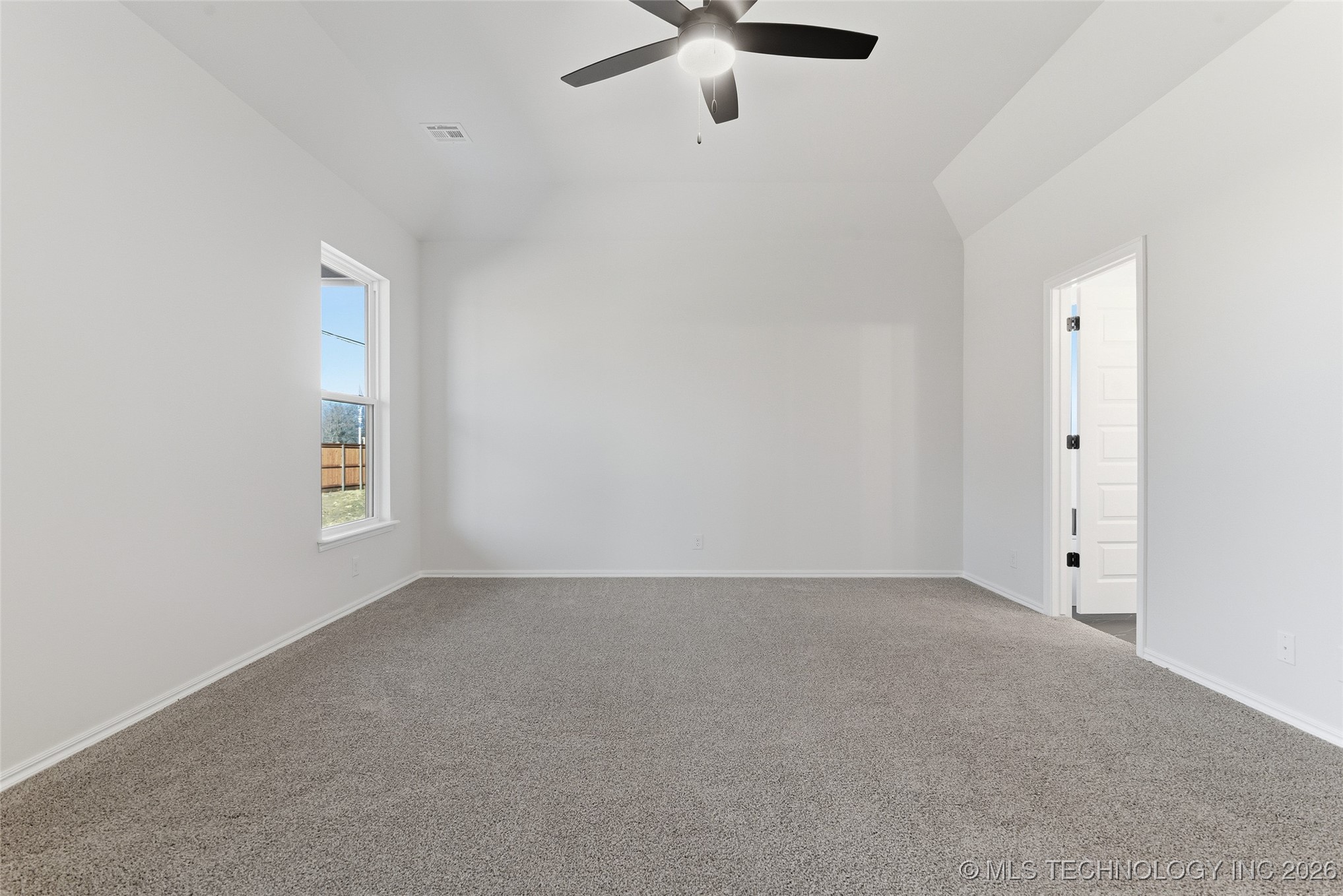 4904 N Walnut Avenue Property Photo 25