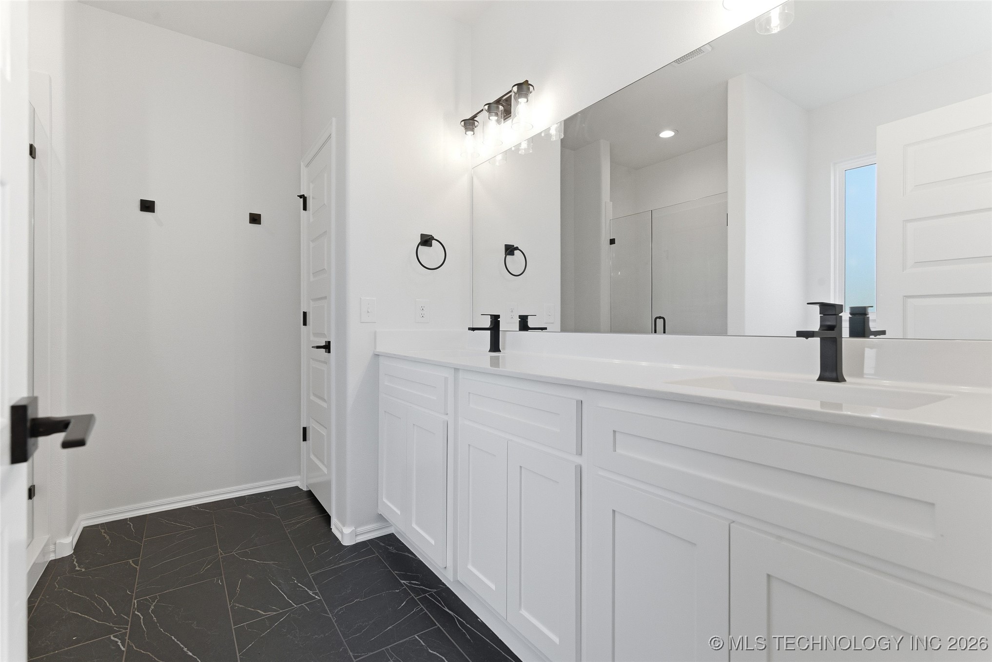 4904 N Walnut Avenue Property Photo 29