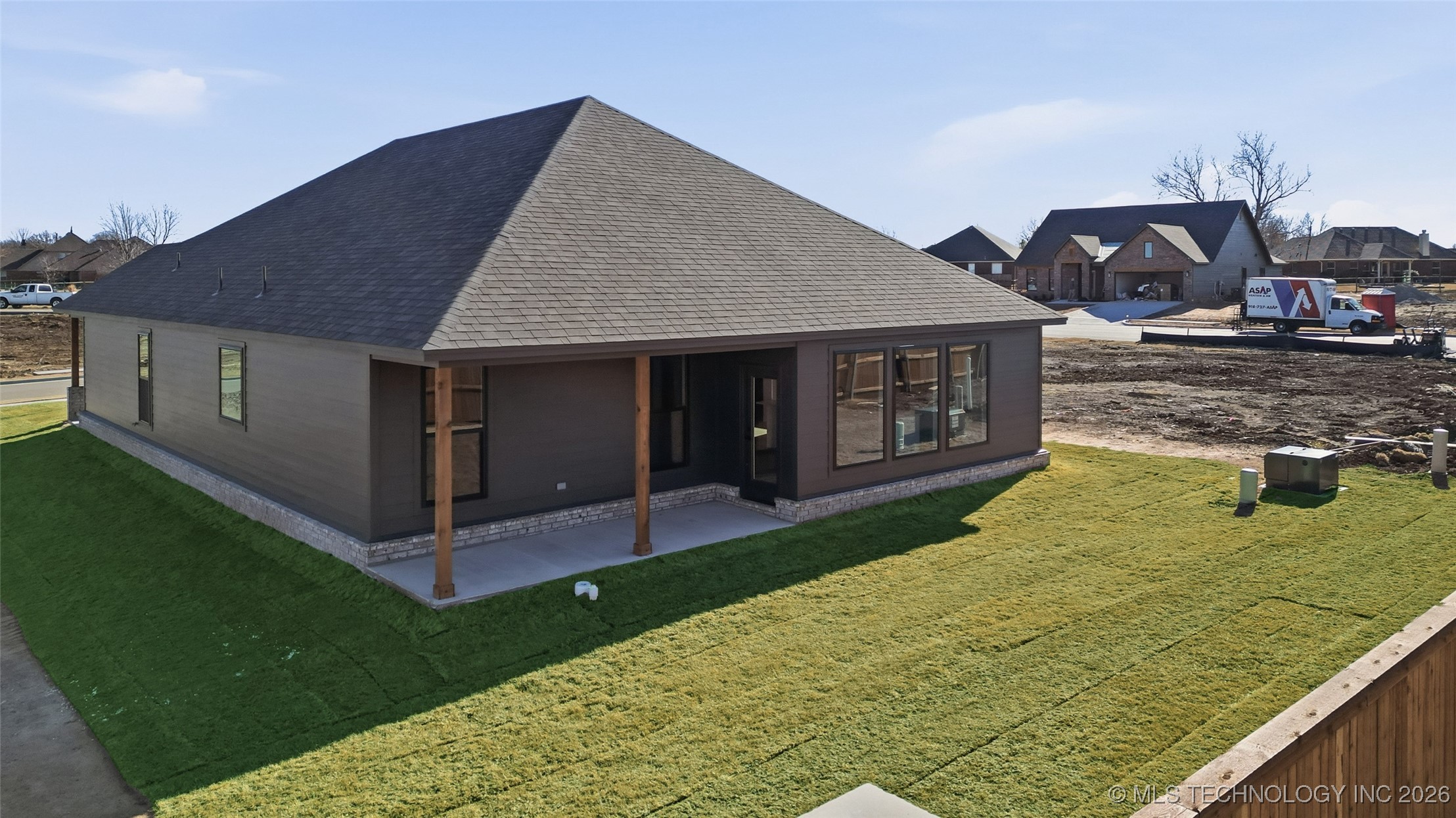 4904 N Walnut Avenue Property Photo 33