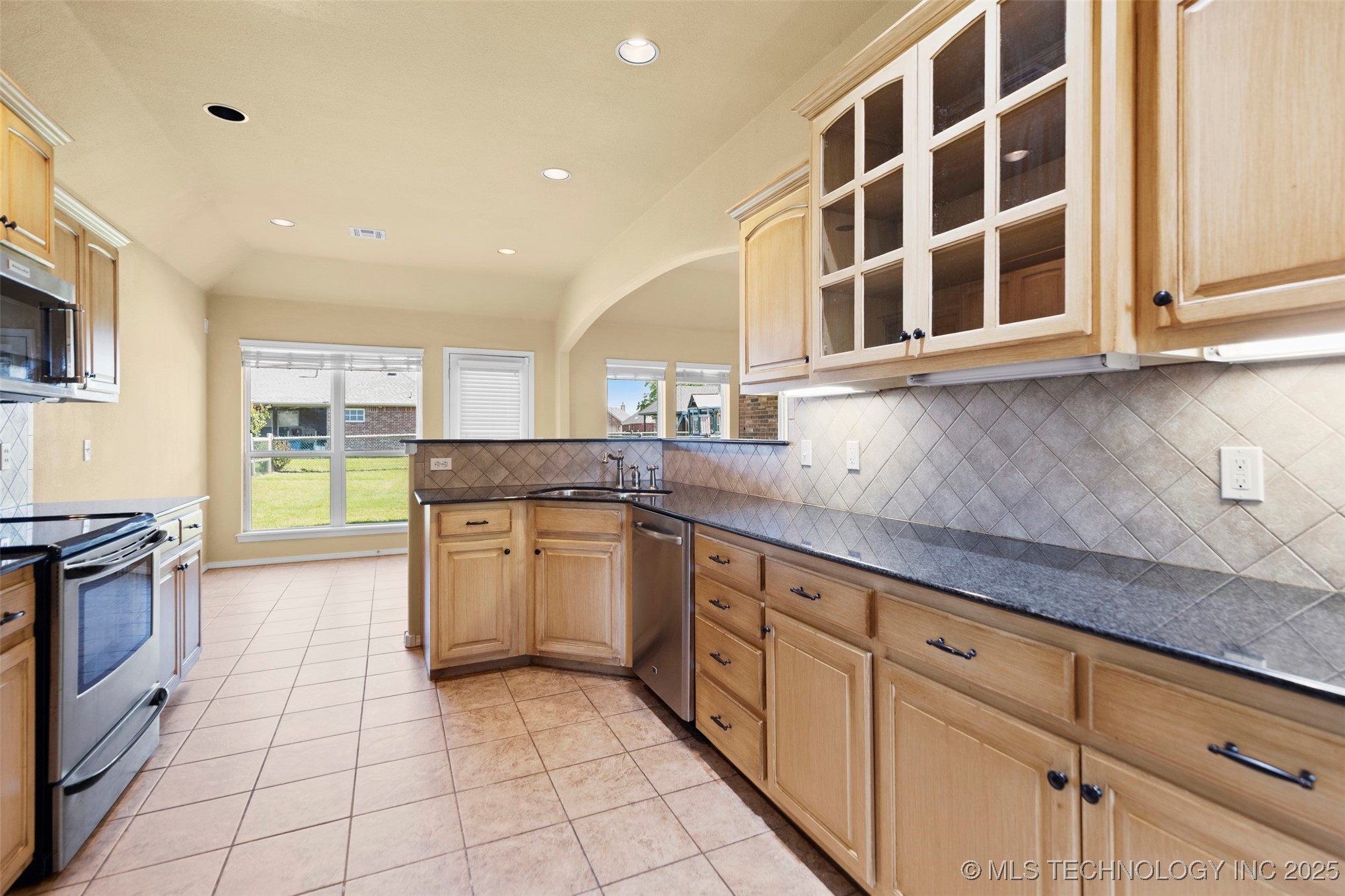 2000 W Vail Street Property Photo 6