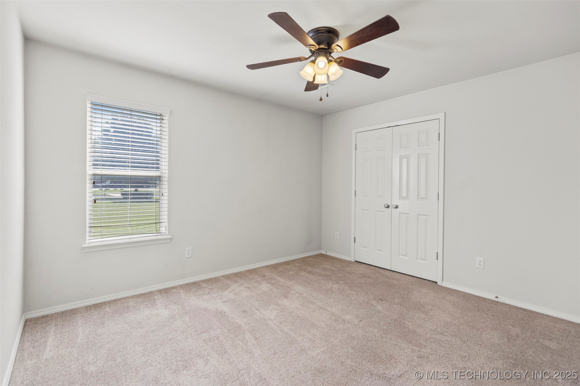 2000 W Vail Street Property Photo 17