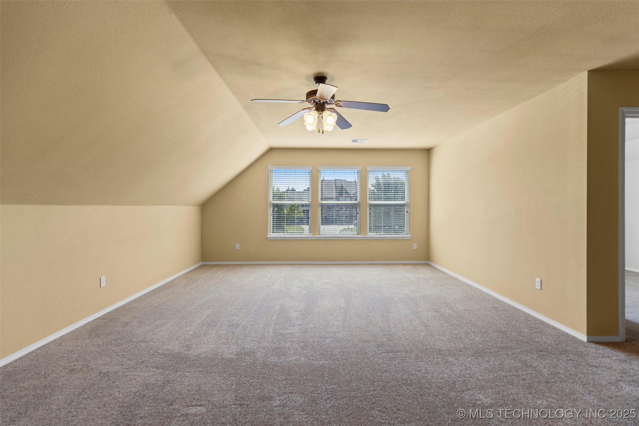 2000 W Vail Street Property Photo 18