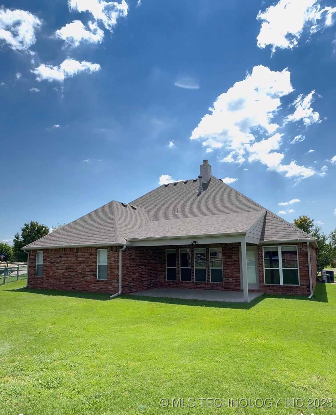 2000 W Vail Street Property Photo 23