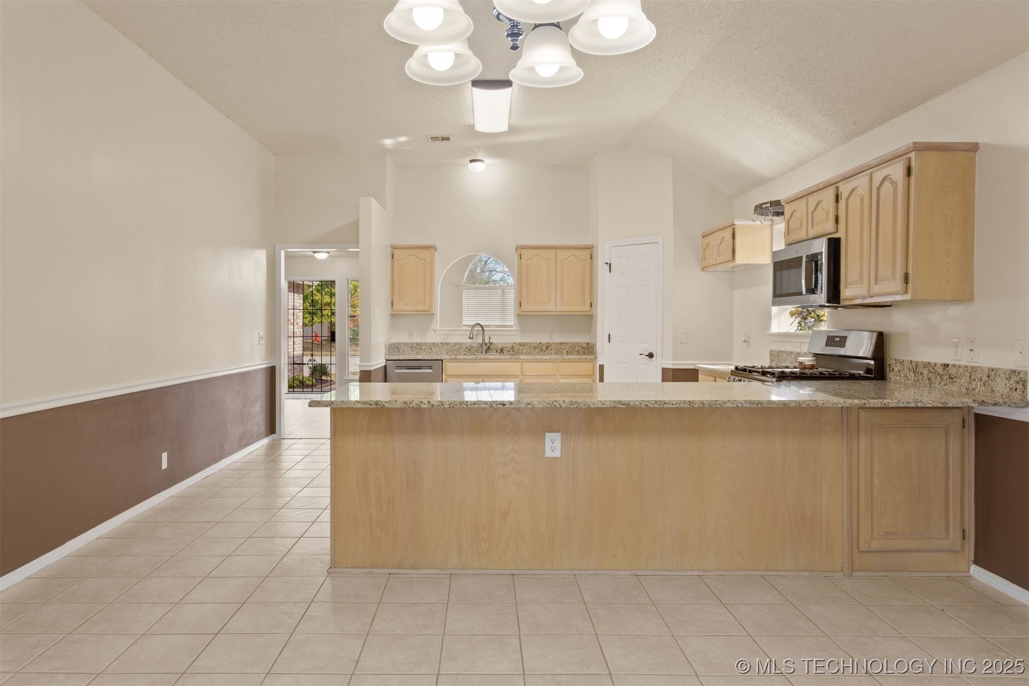 3908 S Walnut Avenue Property Photo 22