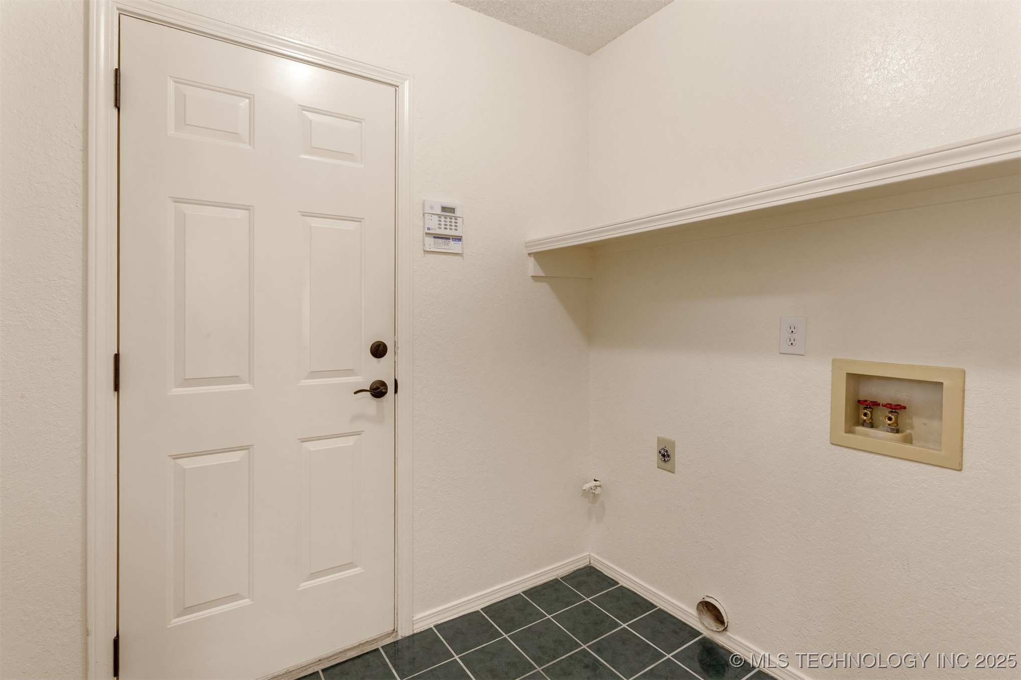 3908 S Walnut Avenue Property Photo 23