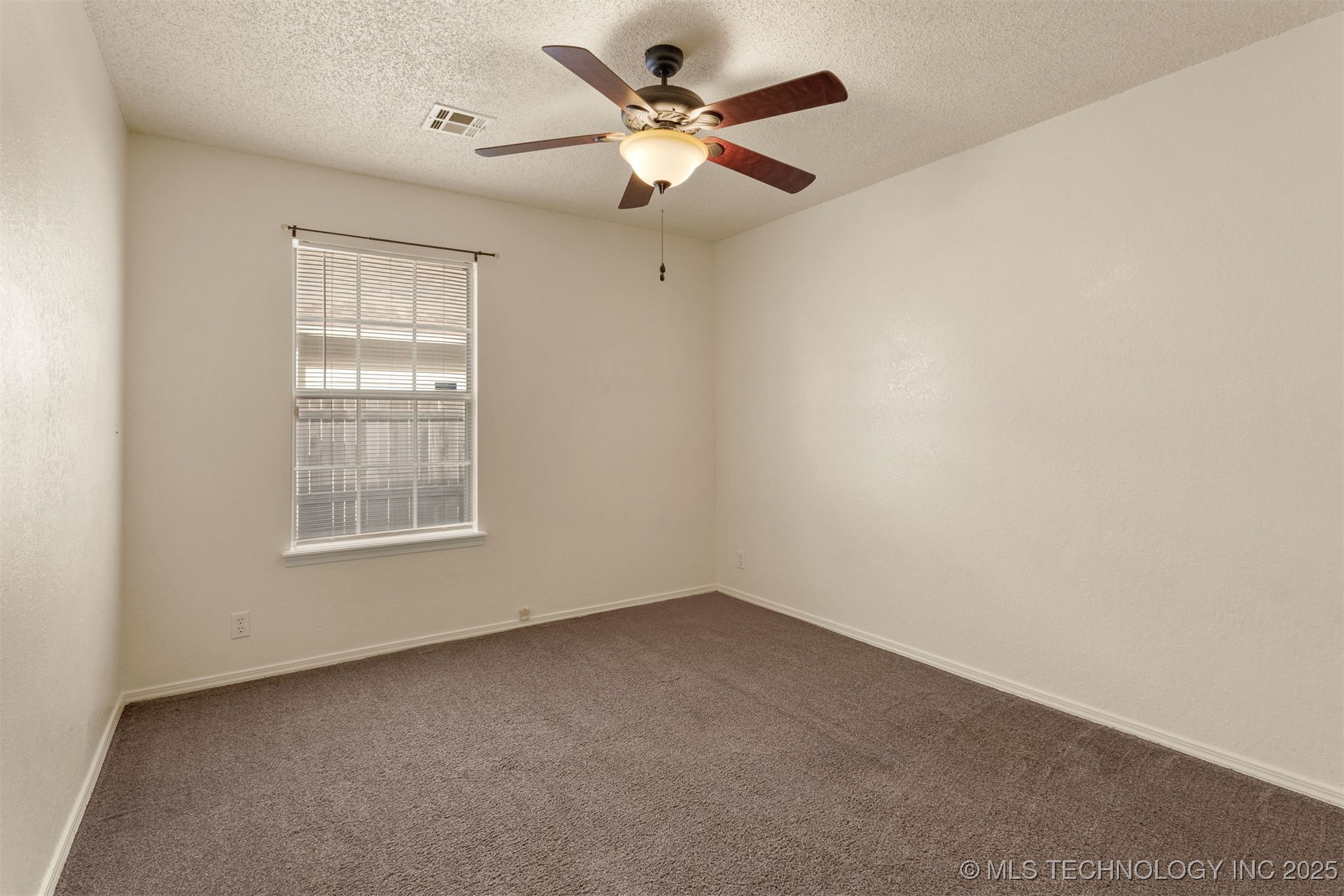 3908 S Walnut Avenue Property Photo 24