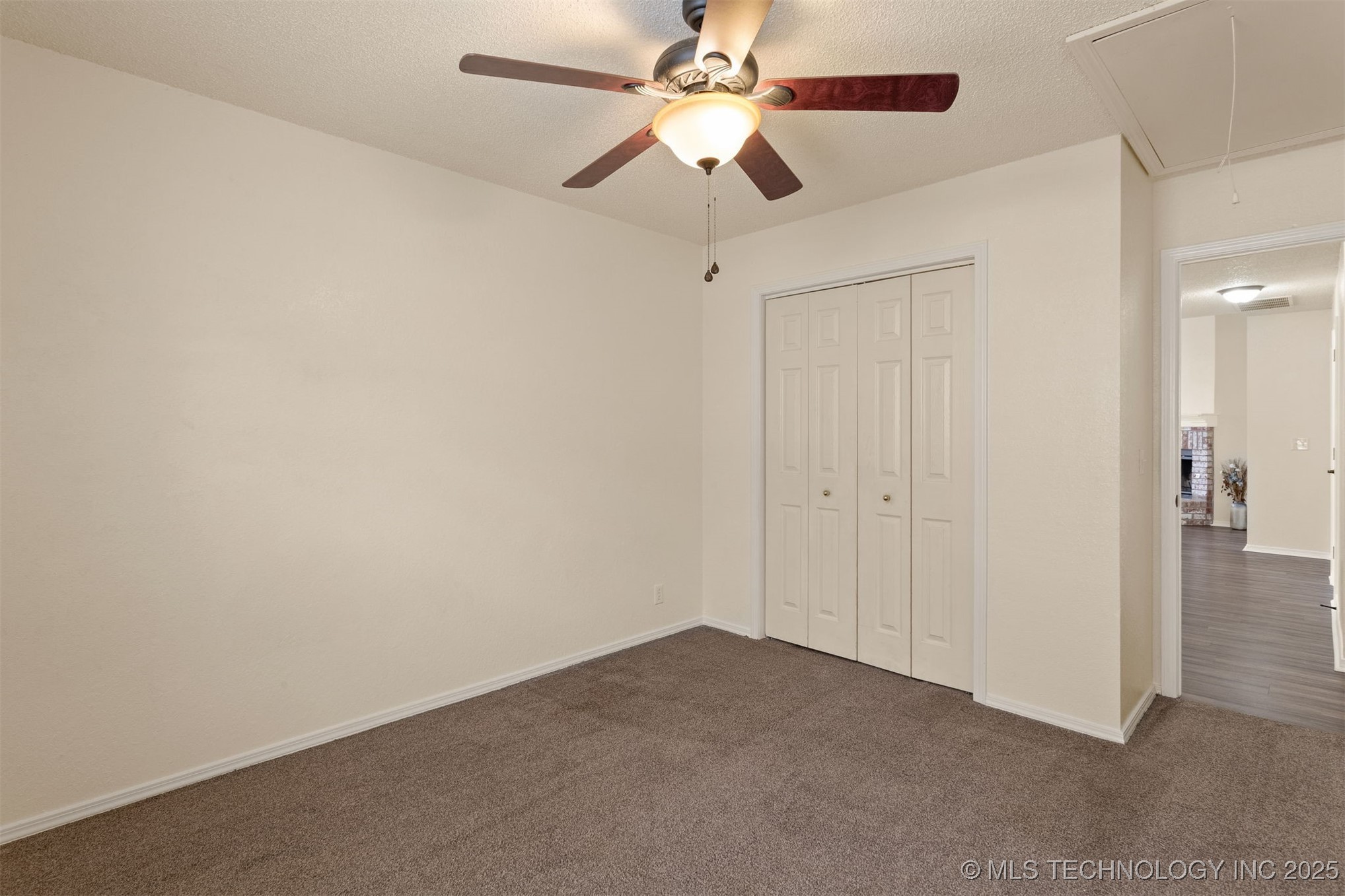 3908 S Walnut Avenue Property Photo 25