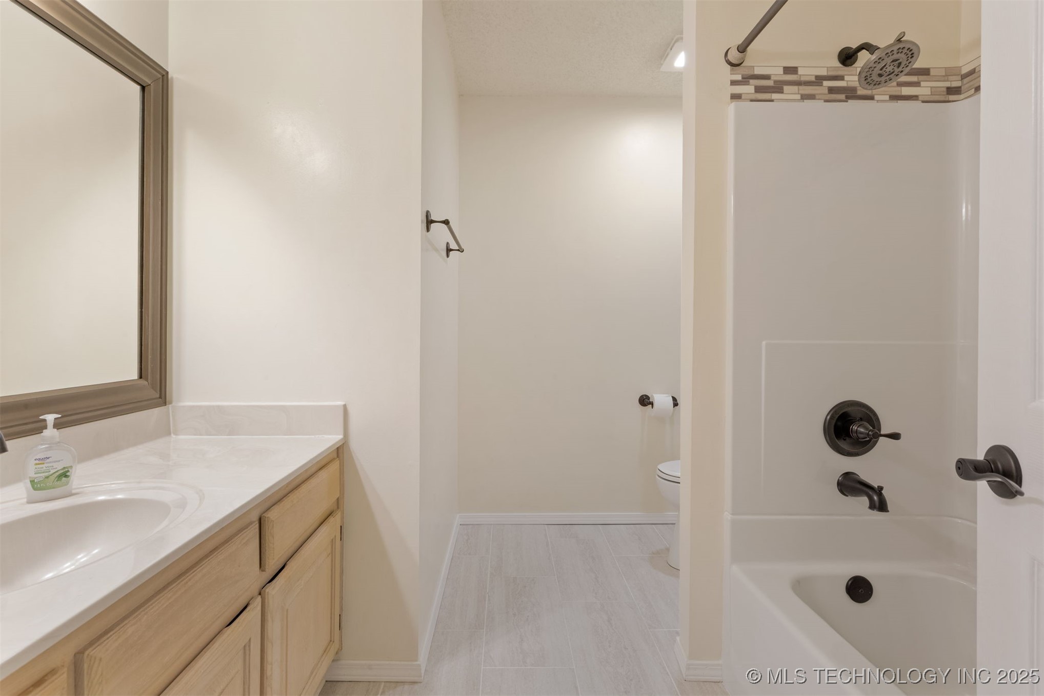 3908 S Walnut Avenue Property Photo 27