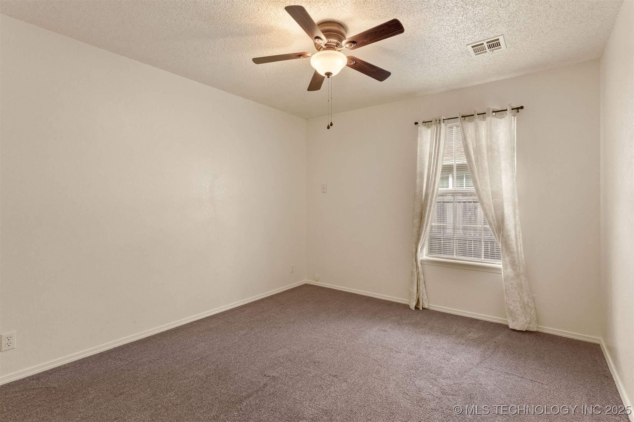 3908 S Walnut Avenue Property Photo 28