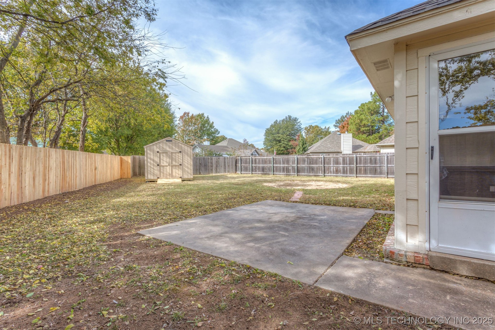 3908 S Walnut Avenue Property Photo 37