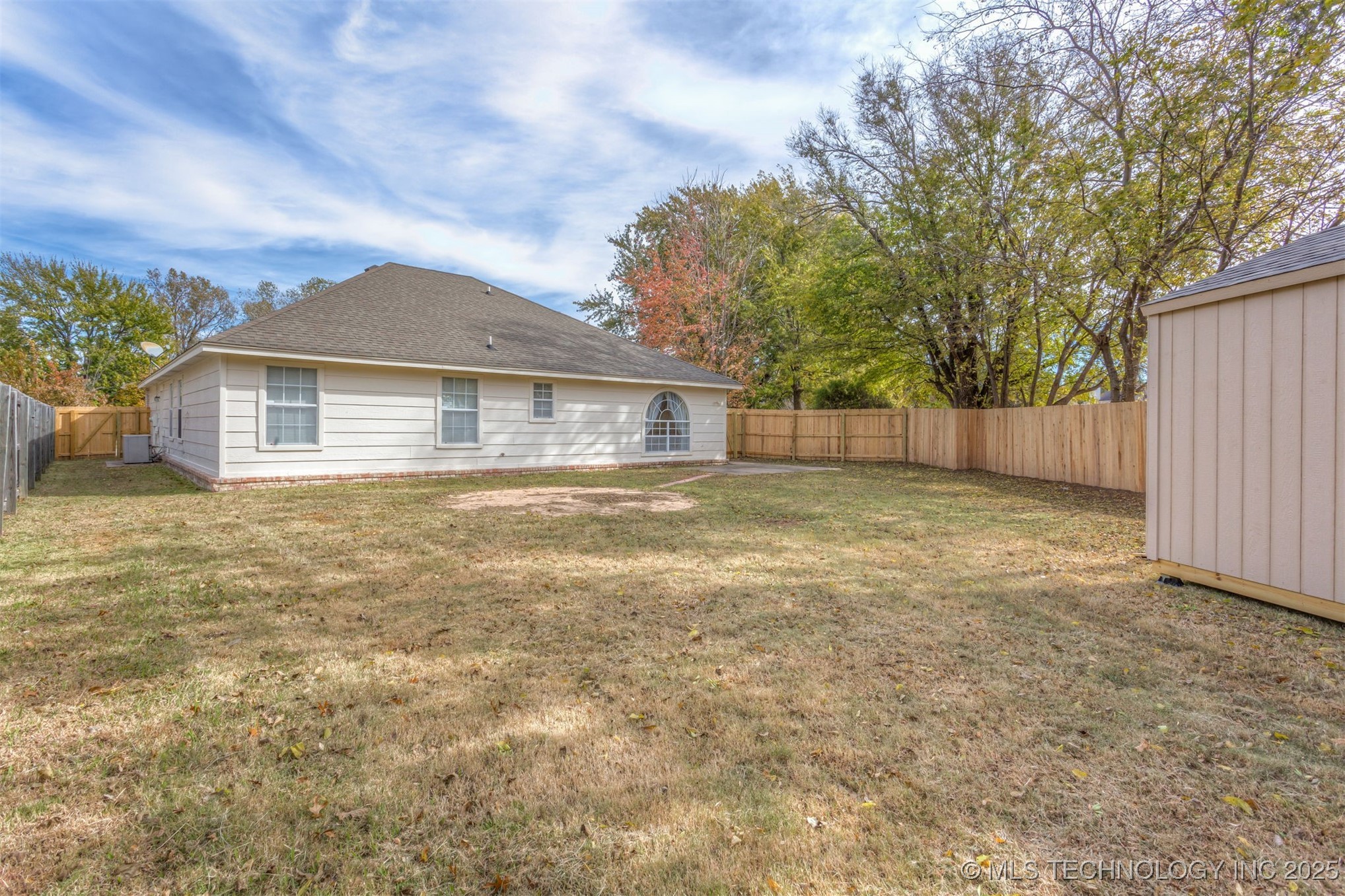 3908 S Walnut Avenue Property Photo 40