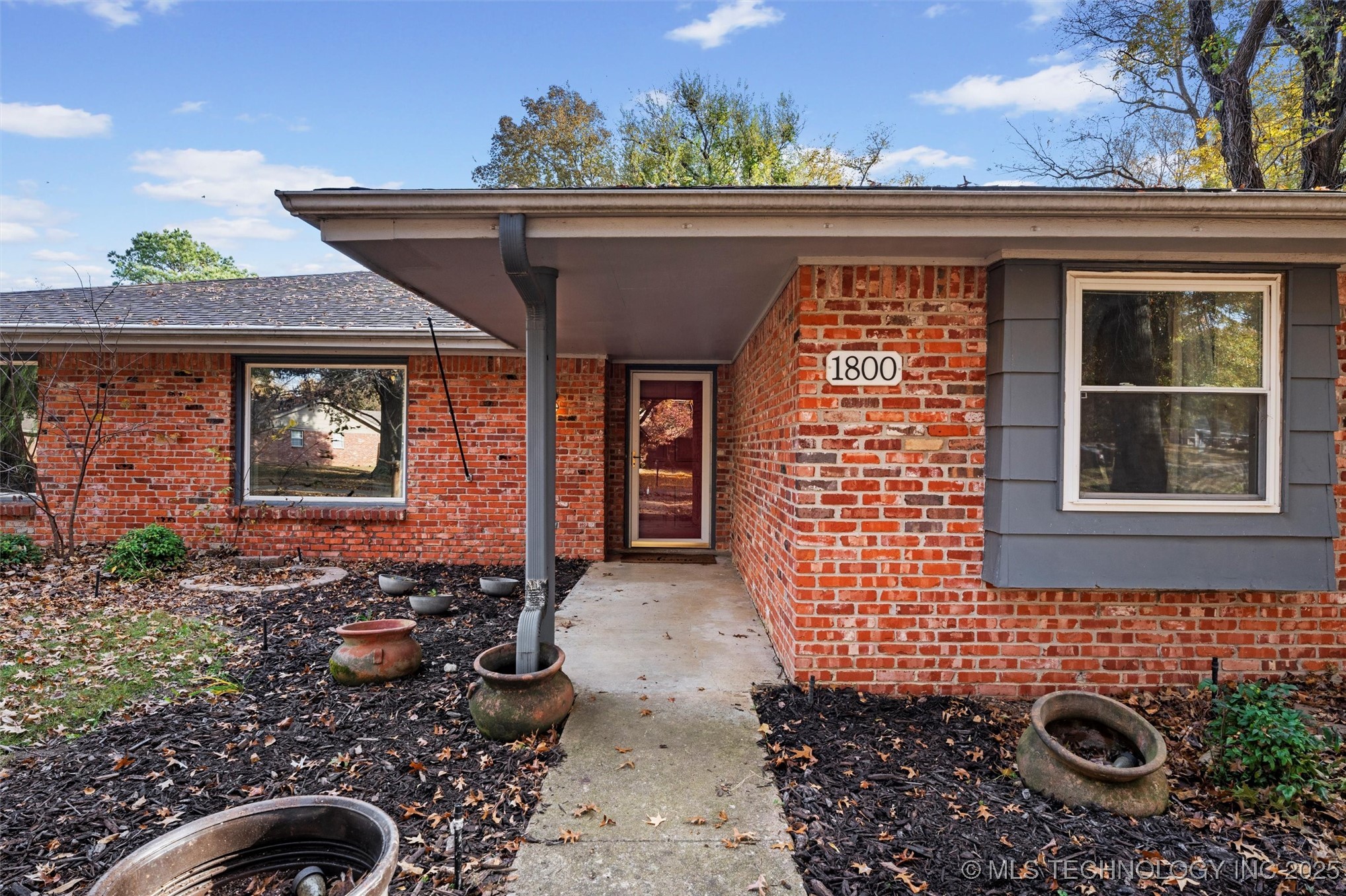 1800 Harned Drive Property Photo 2