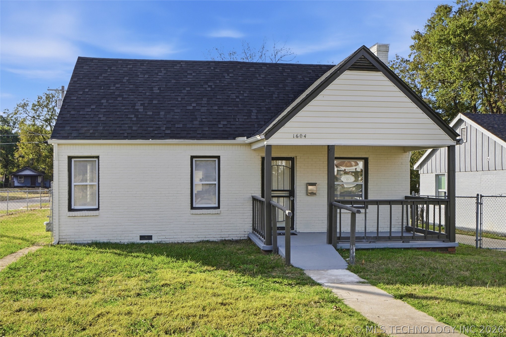 1604 N Boston Place Property Photo 1