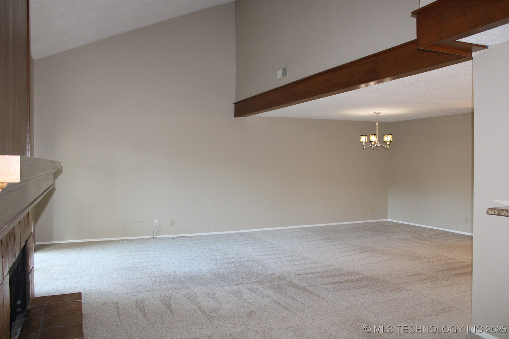 2932 E 84th Street 36 Property Photo 6