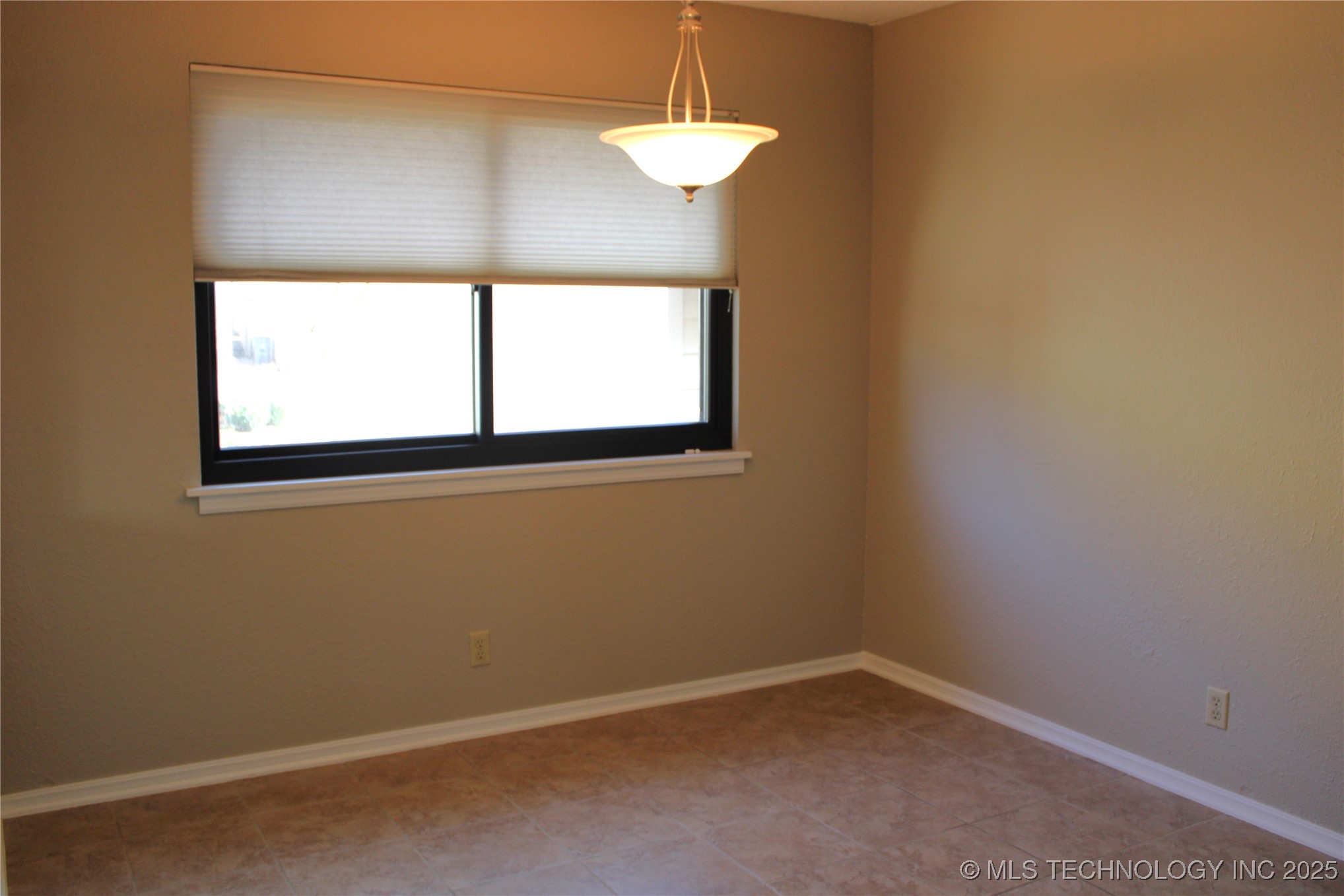 2932 E 84th Street 36 Property Photo 9