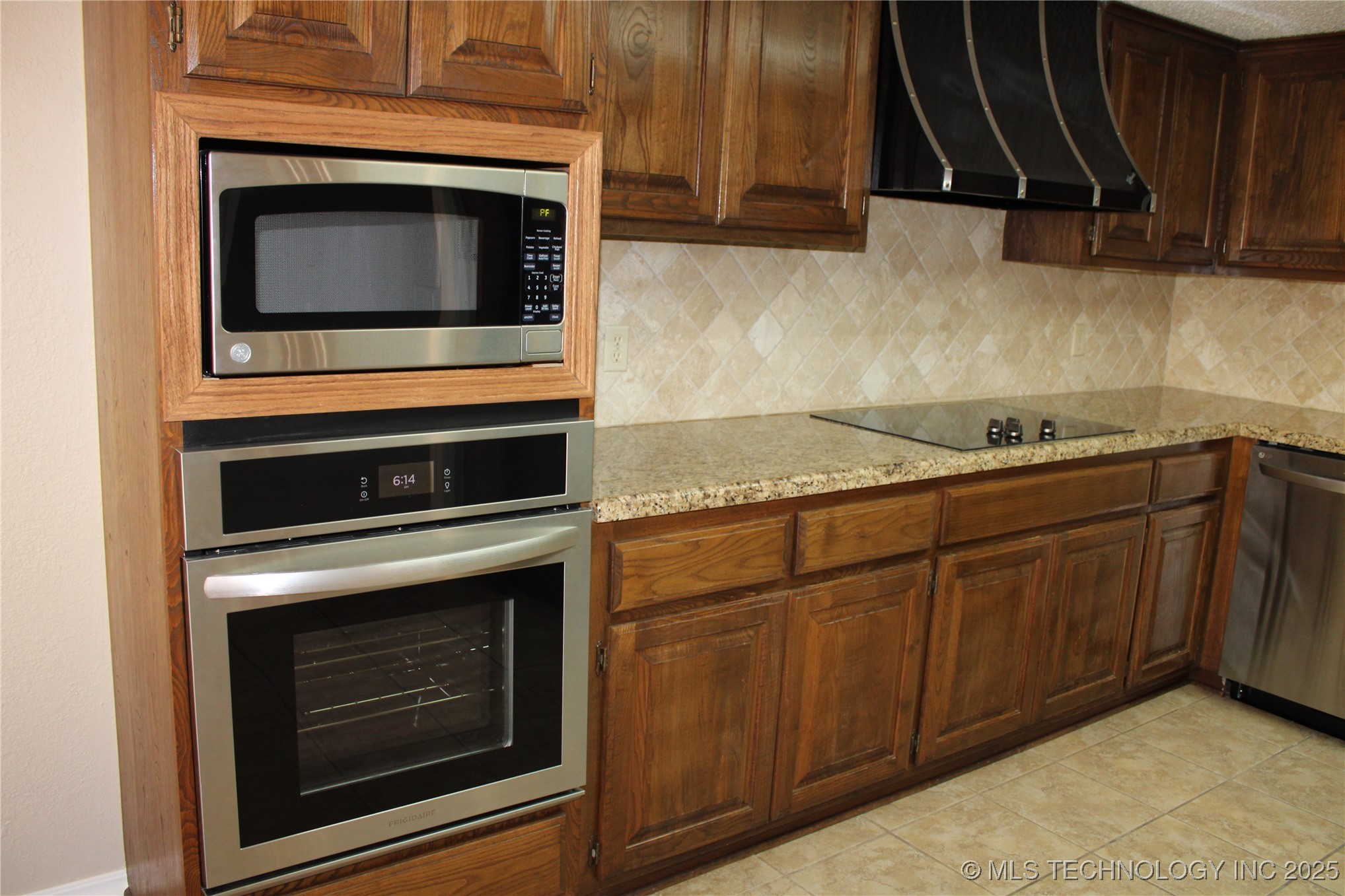 2932 E 84th Street 36 Property Photo 10