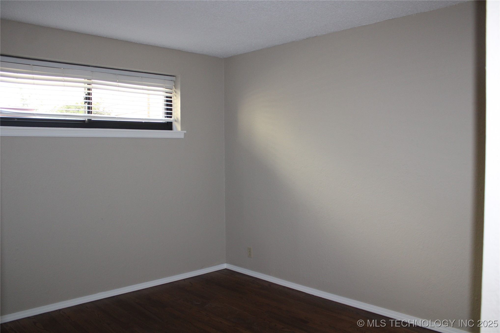 2932 E 84th Street 36 Property Photo 18