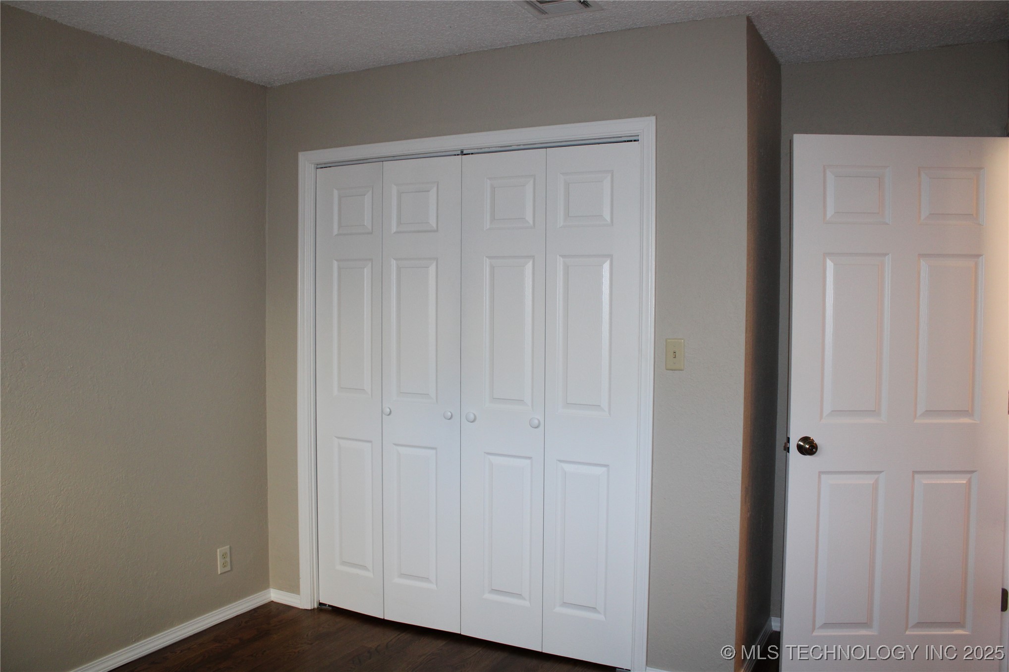 2932 E 84th Street 36 Property Photo 19