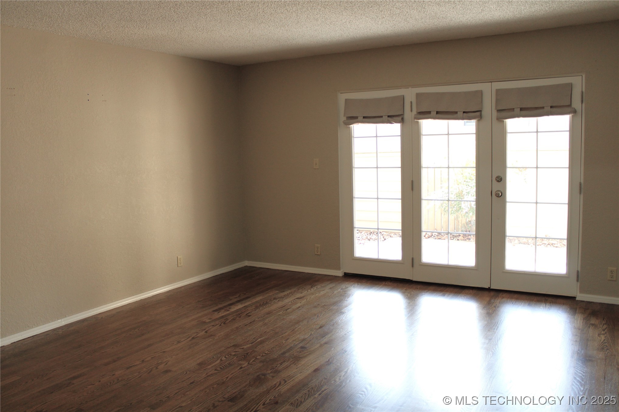 2932 E 84th Street 36 Property Photo 22