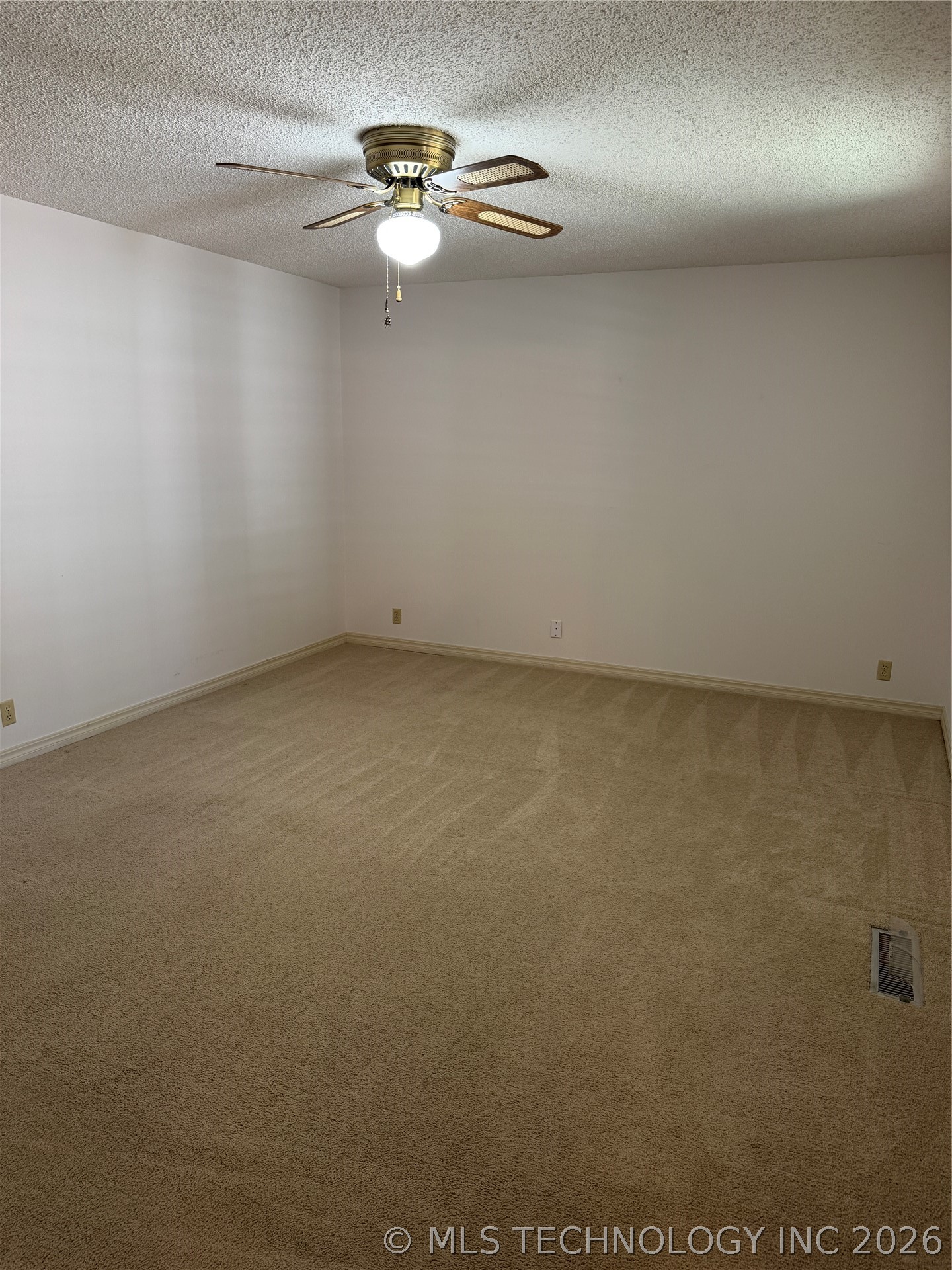 1545 Pecan Place Property Photo 8