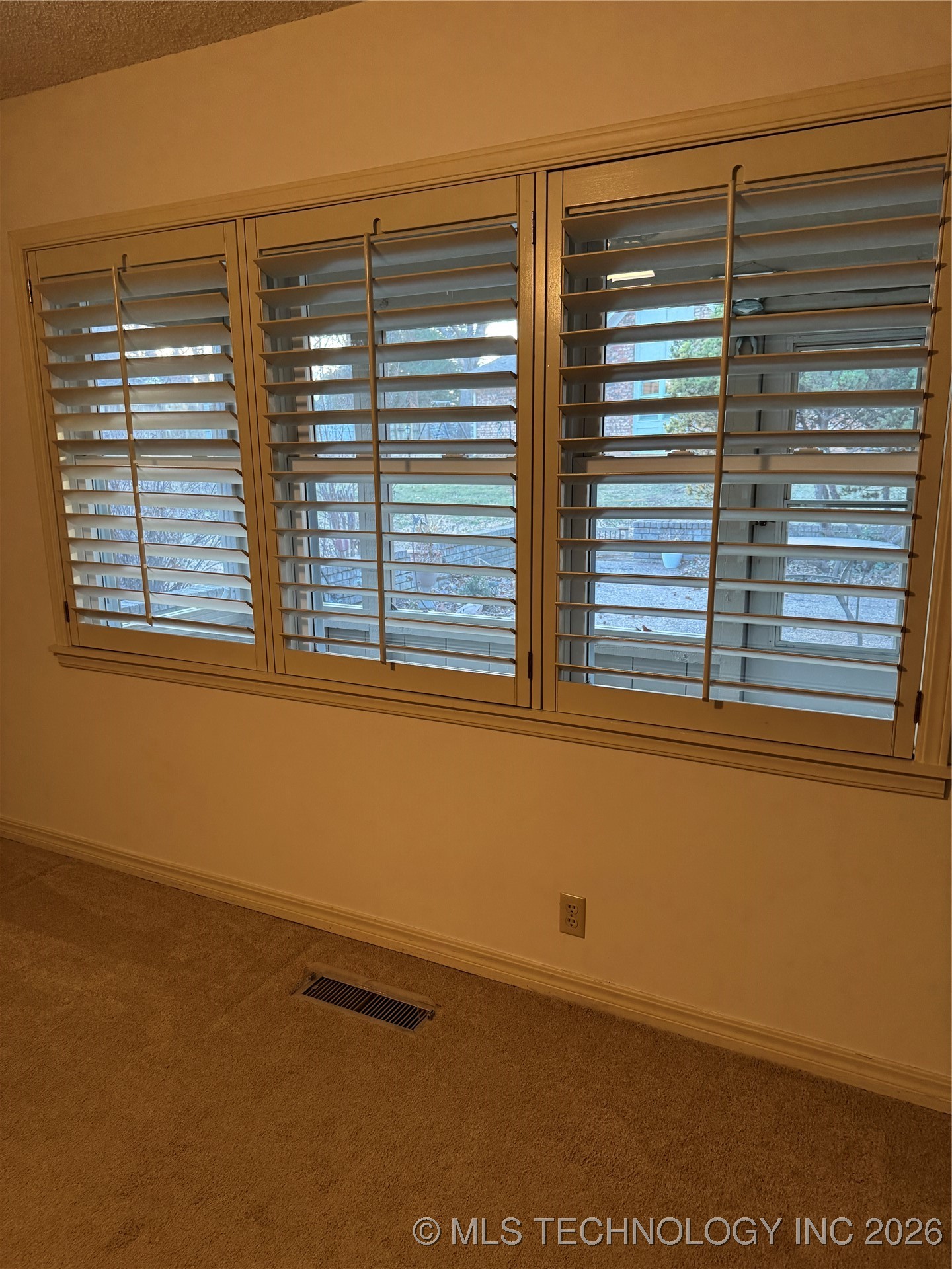 1545 Pecan Place Property Photo 9