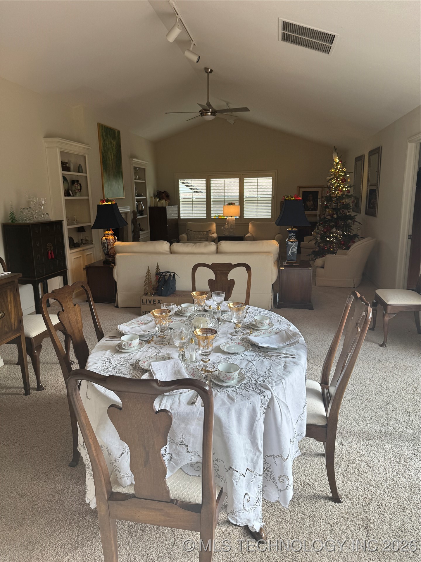 1549 Pecan Place Property Photo 6