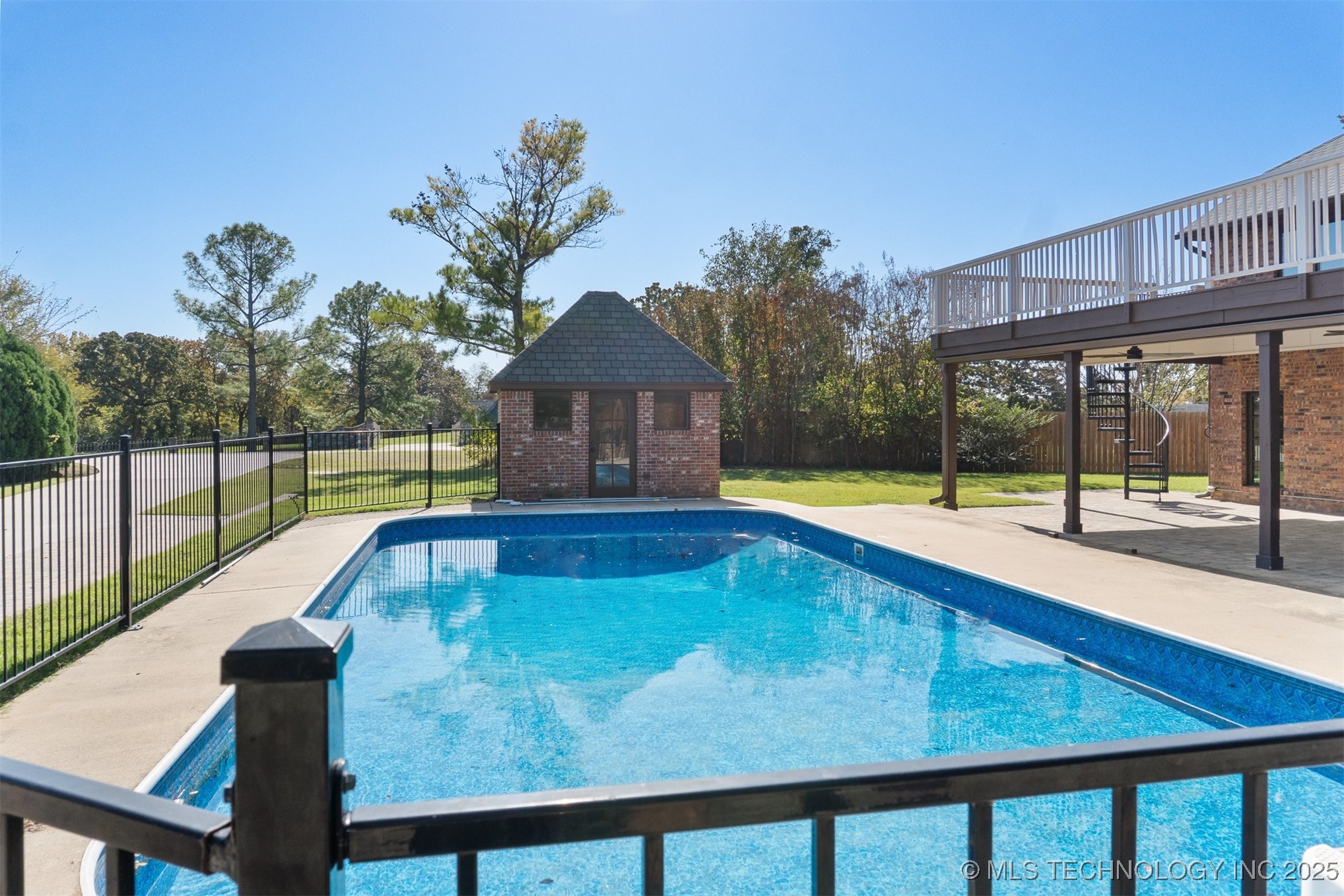 3002 Quail Ridge Circle Property Photo 5