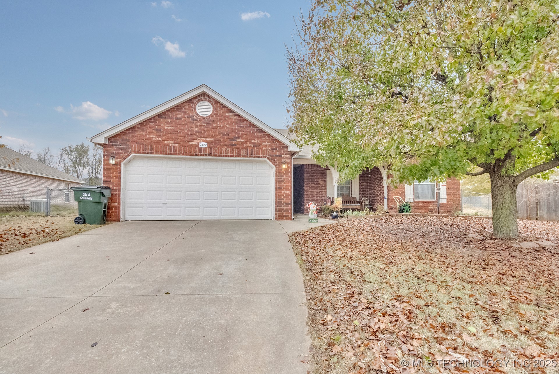 2122 W Walnut Street Property Photo 2