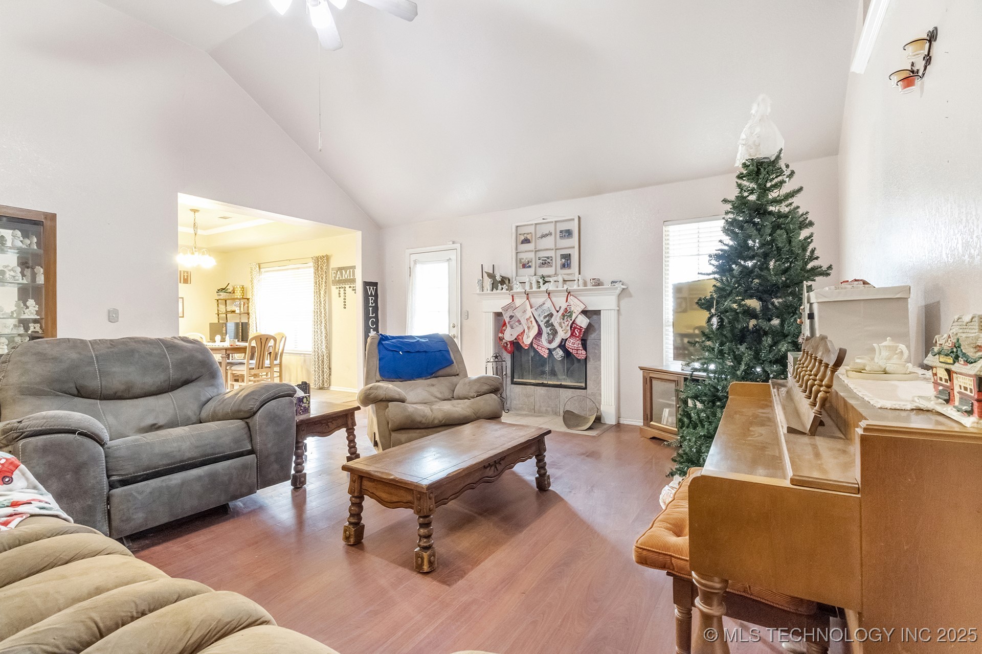 2122 W Walnut Street Property Photo 10