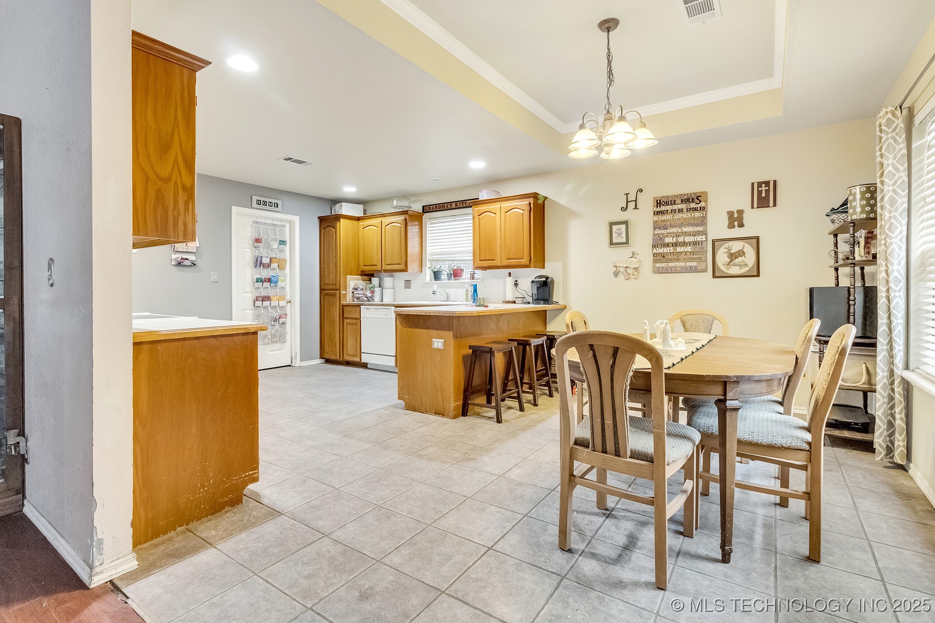 2122 W Walnut Street Property Photo 12