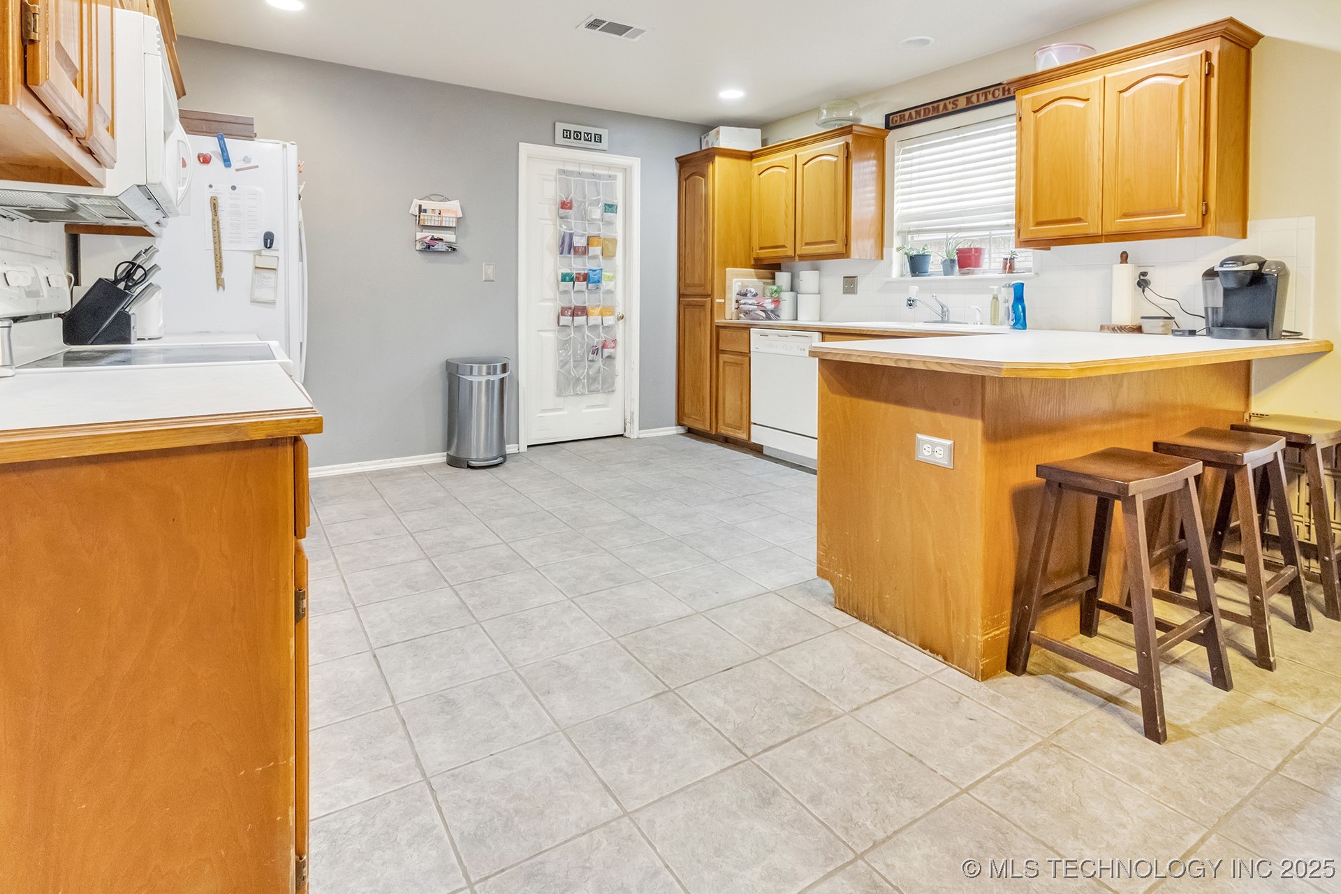 2122 W Walnut Street Property Photo 13