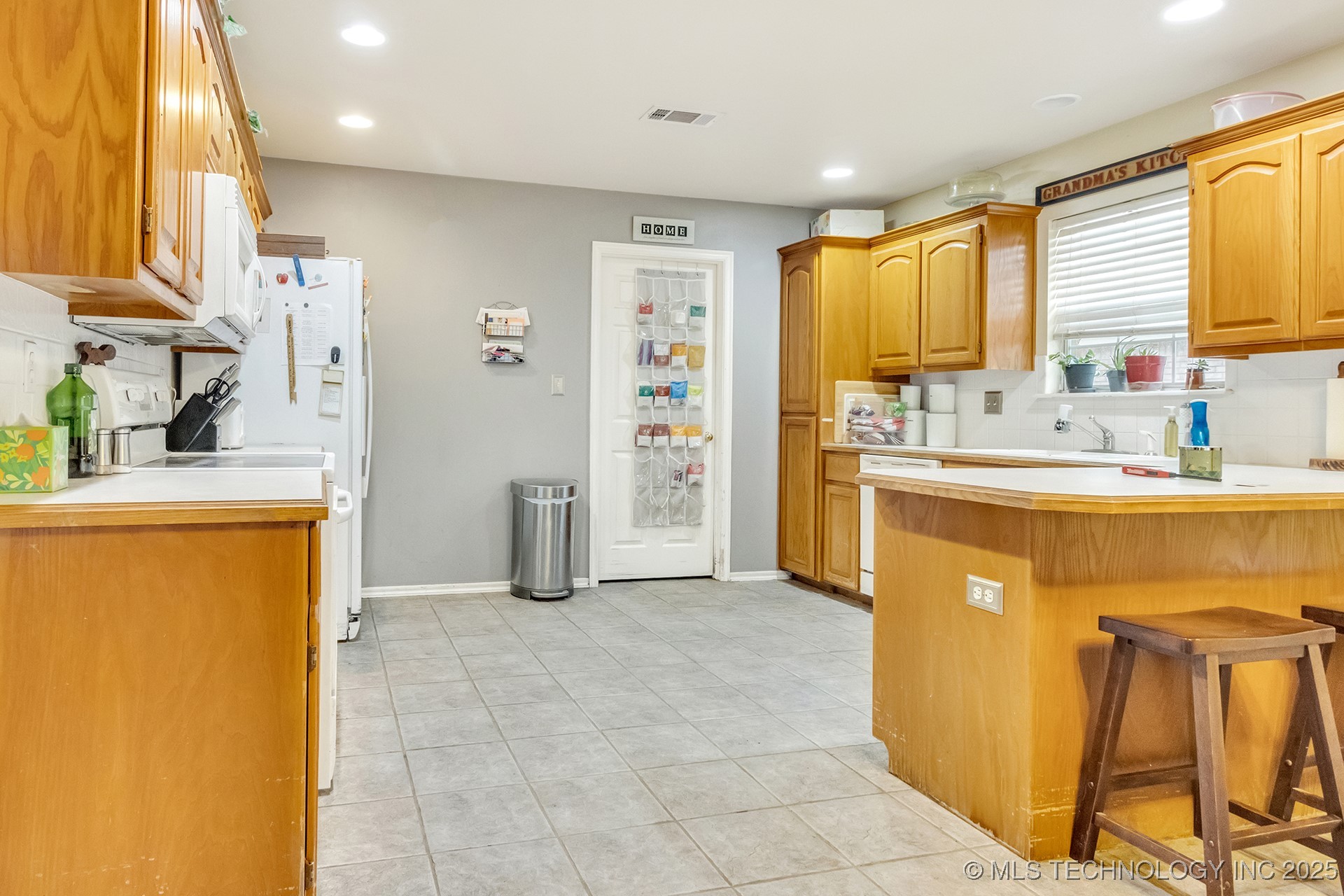 2122 W Walnut Street Property Photo 14