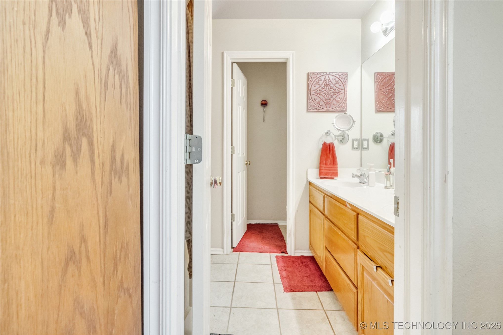 2122 W Walnut Street Property Photo 20