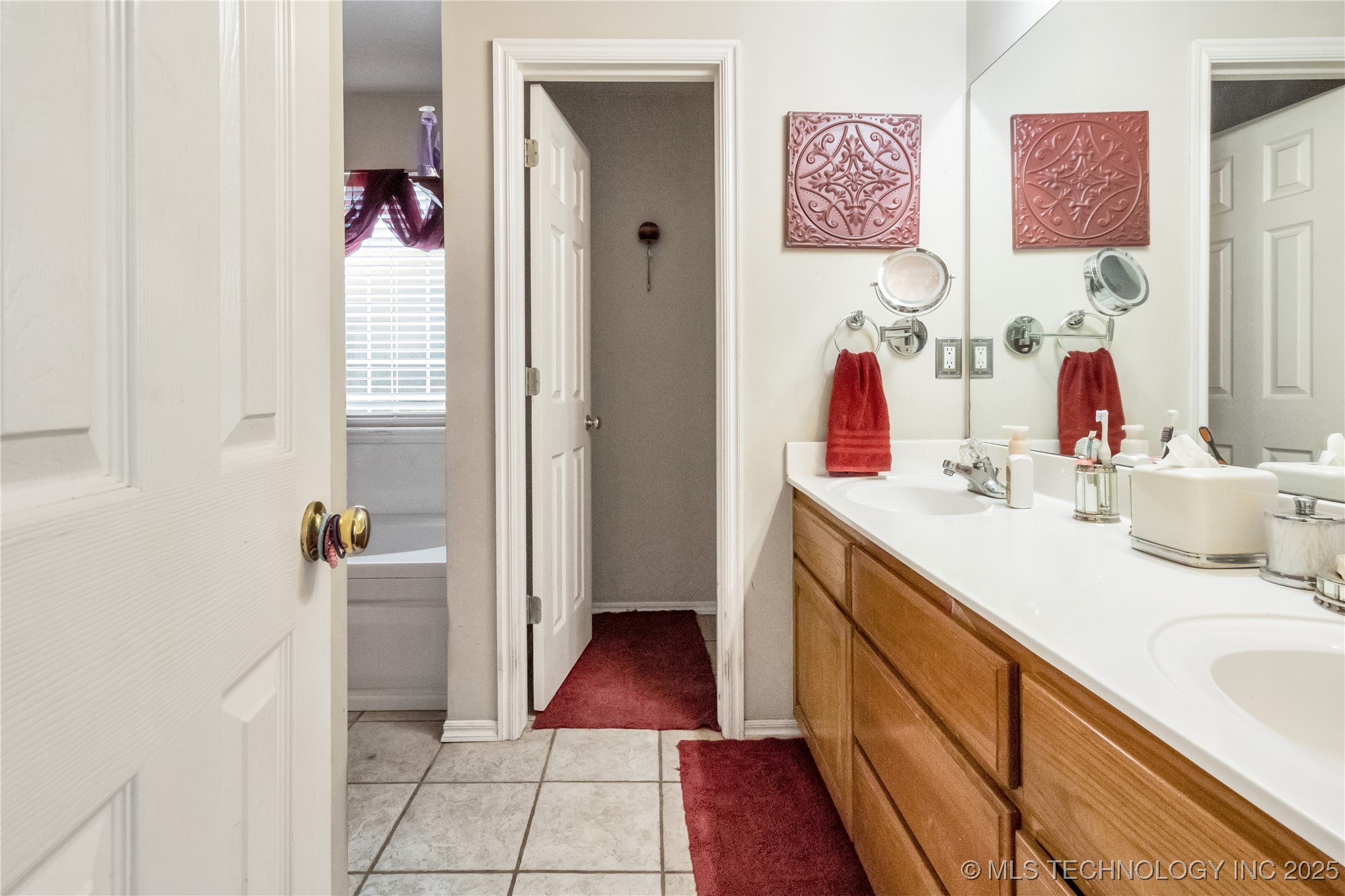 2122 W Walnut Street Property Photo 21