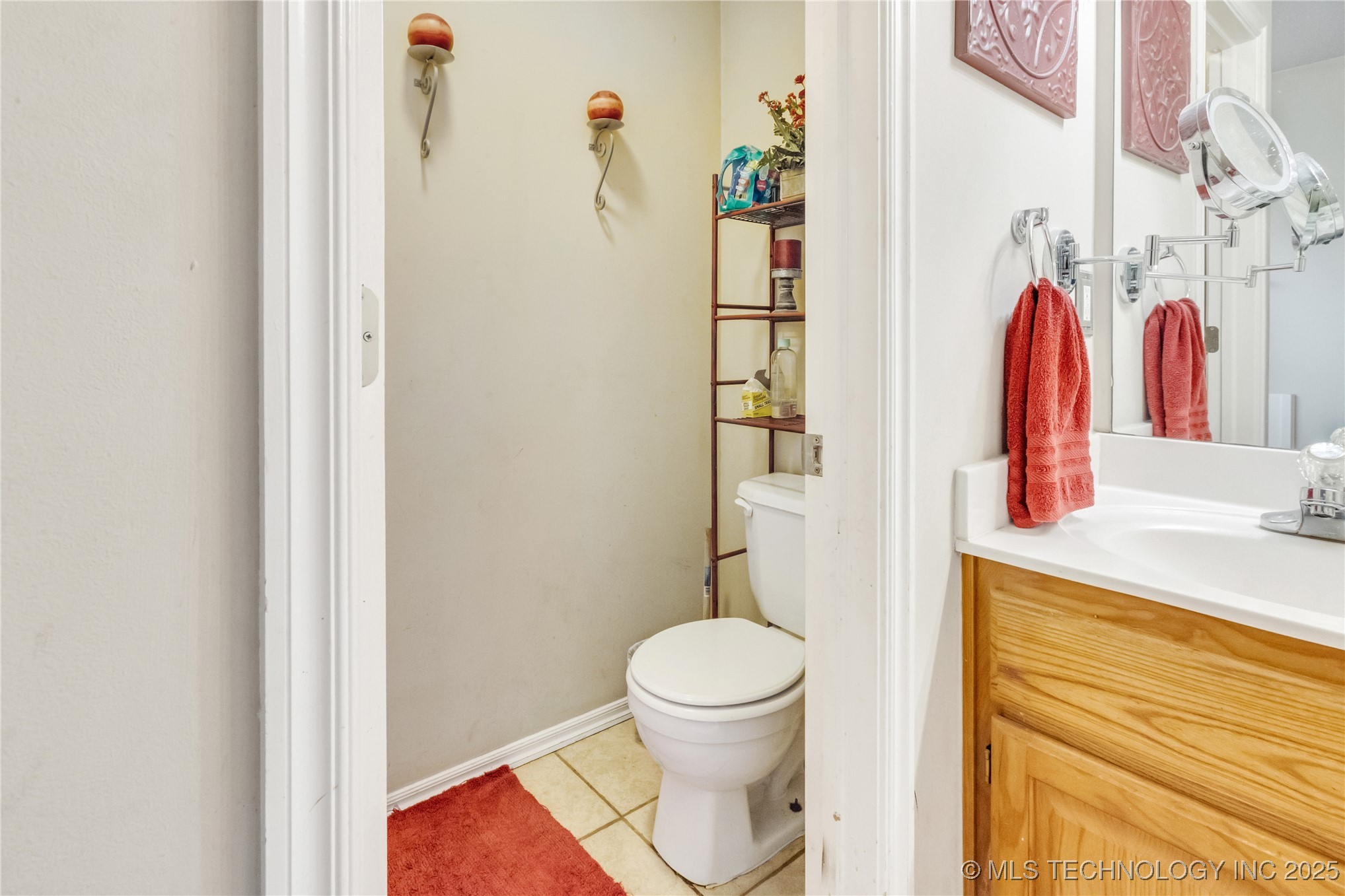 2122 W Walnut Street Property Photo 22