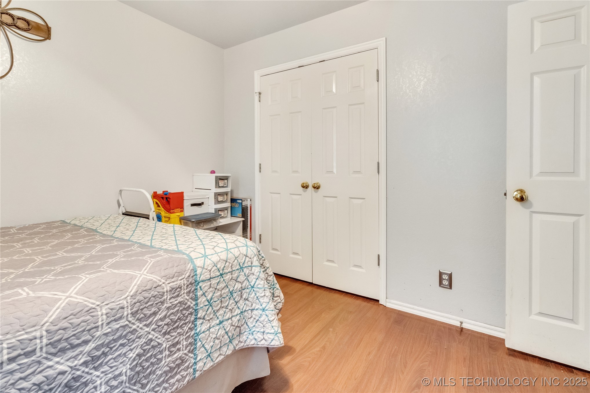 2122 W Walnut Street Property Photo 27