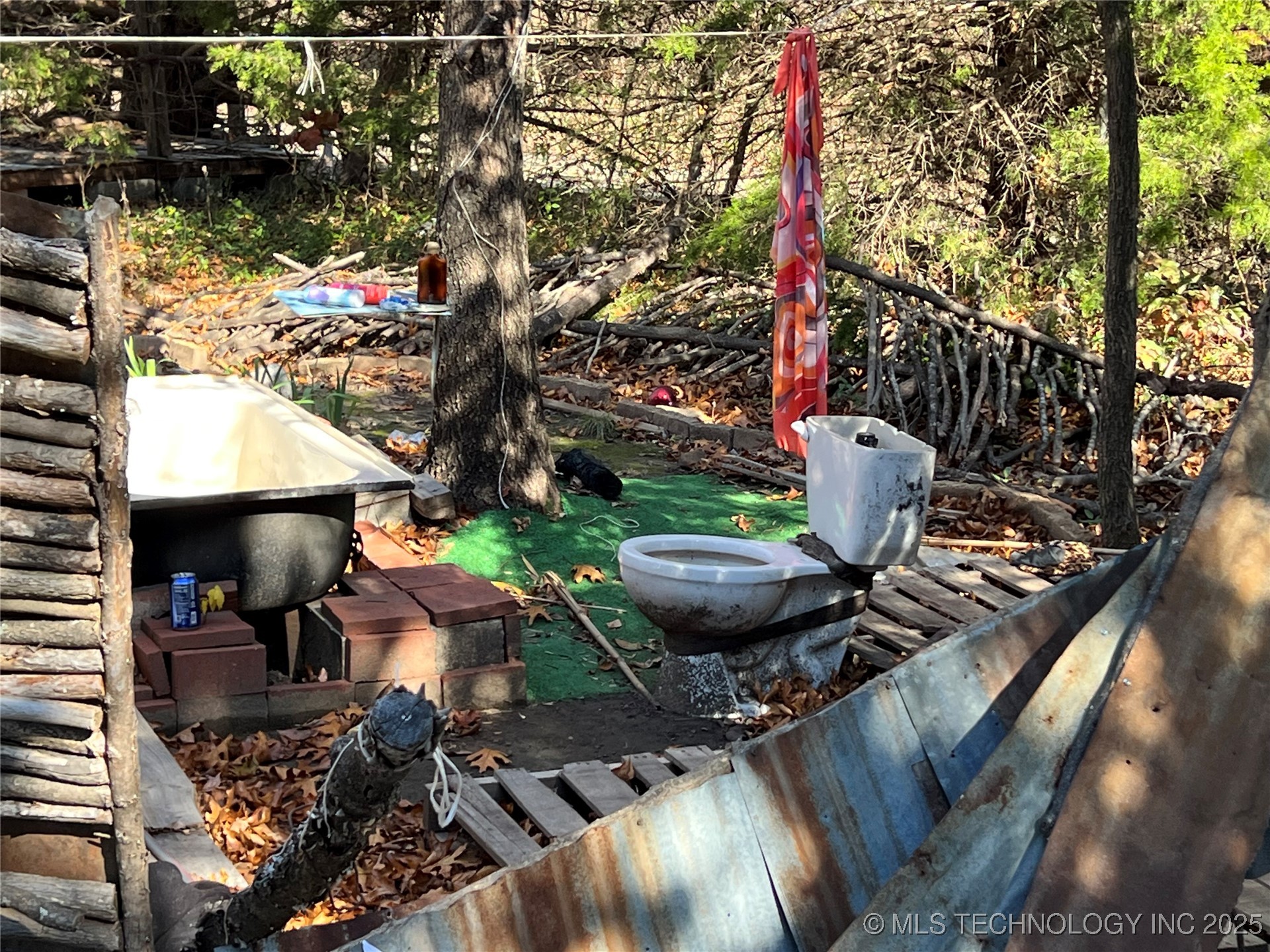 502 E 3rd Street E Property Photo 5