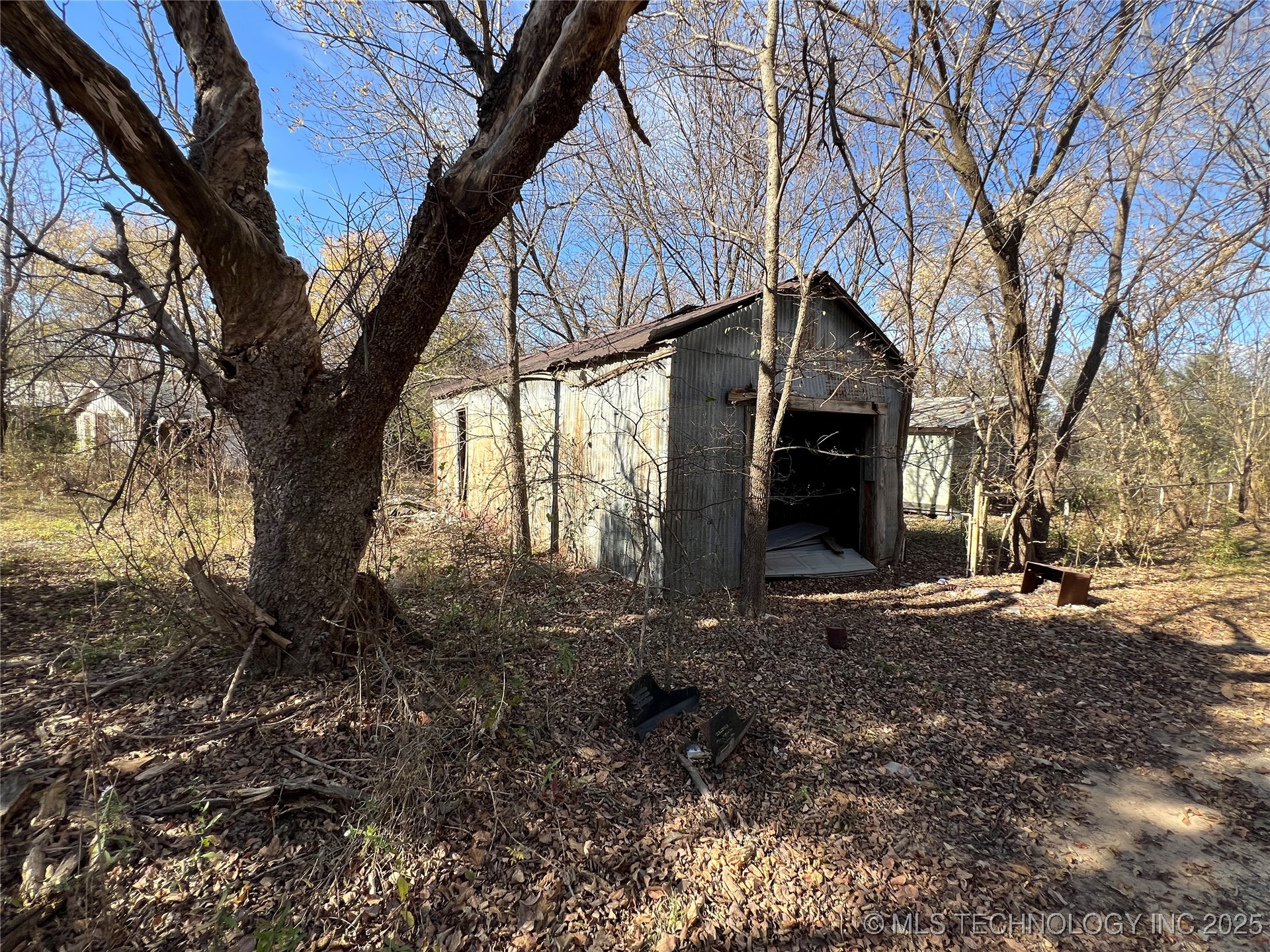 502 E 3rd Street E Property Photo 16