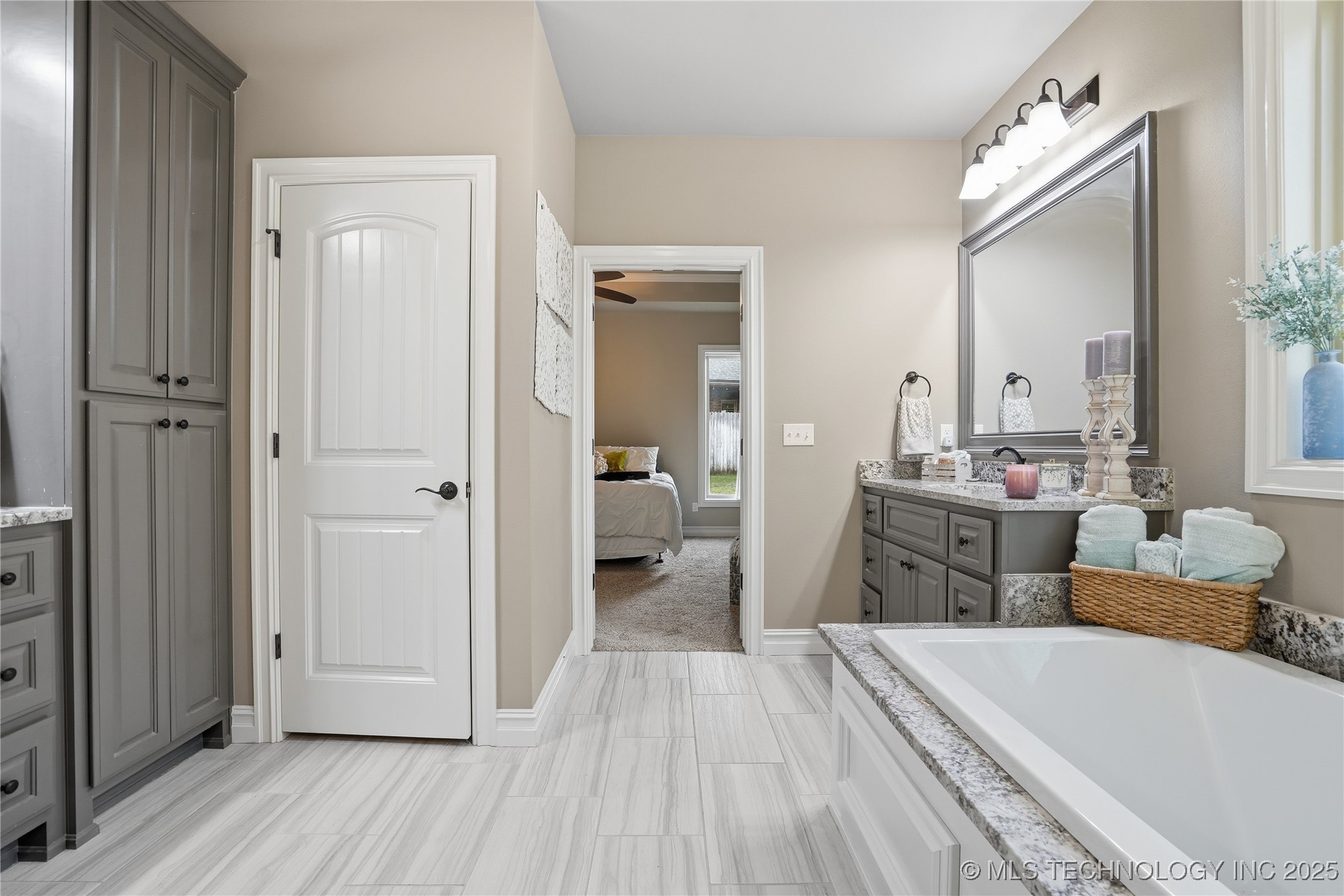 502 E 127th Place Property Photo 21