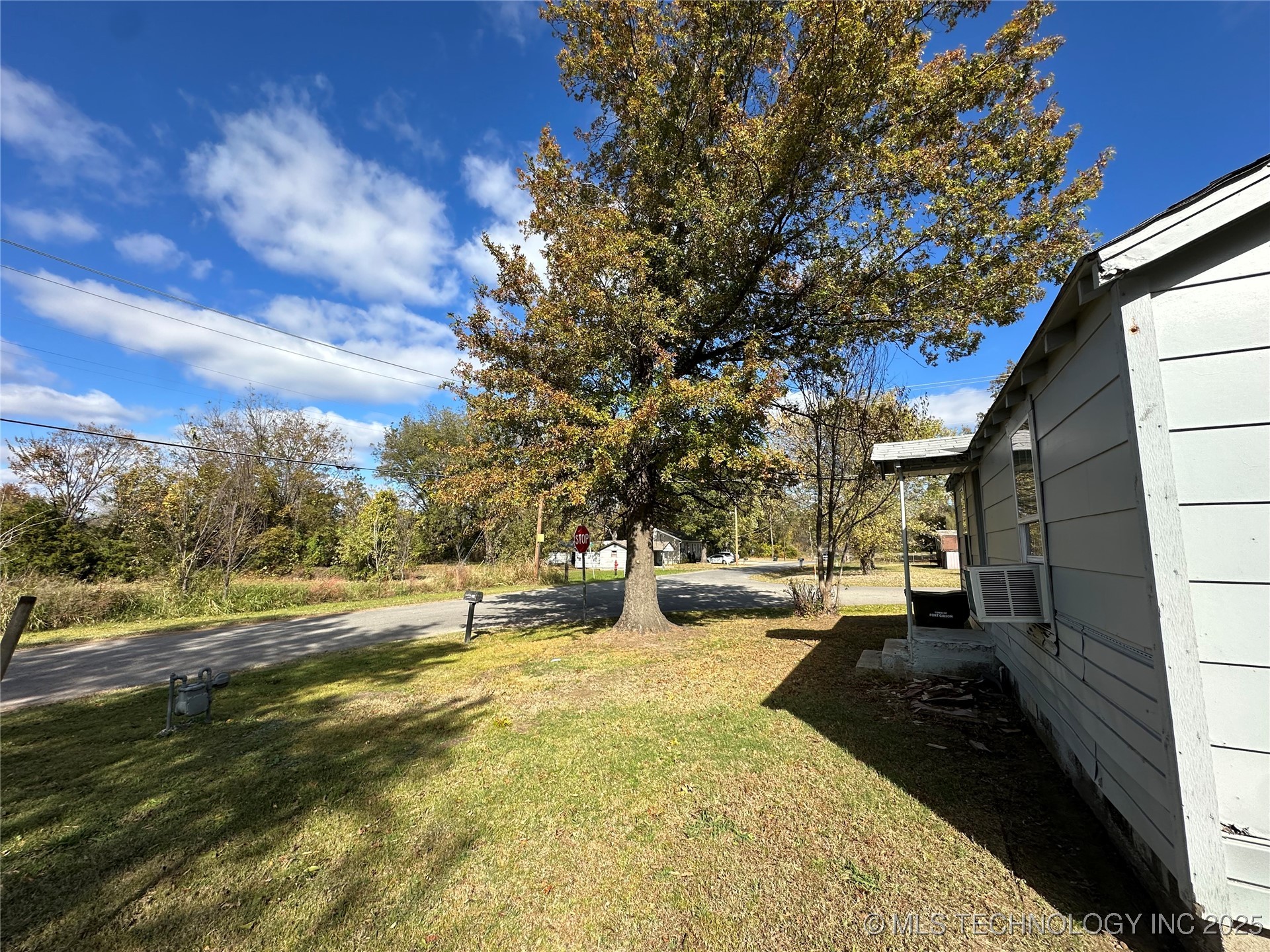 501 W Elm Street Property Photo 12