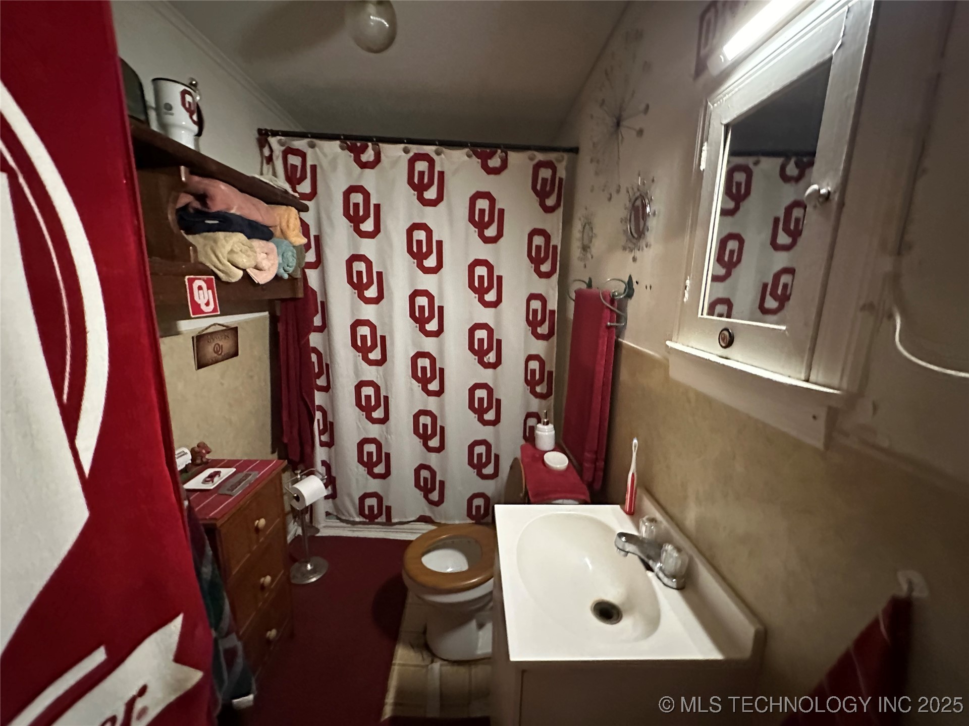 501 W Elm Street Property Photo 20