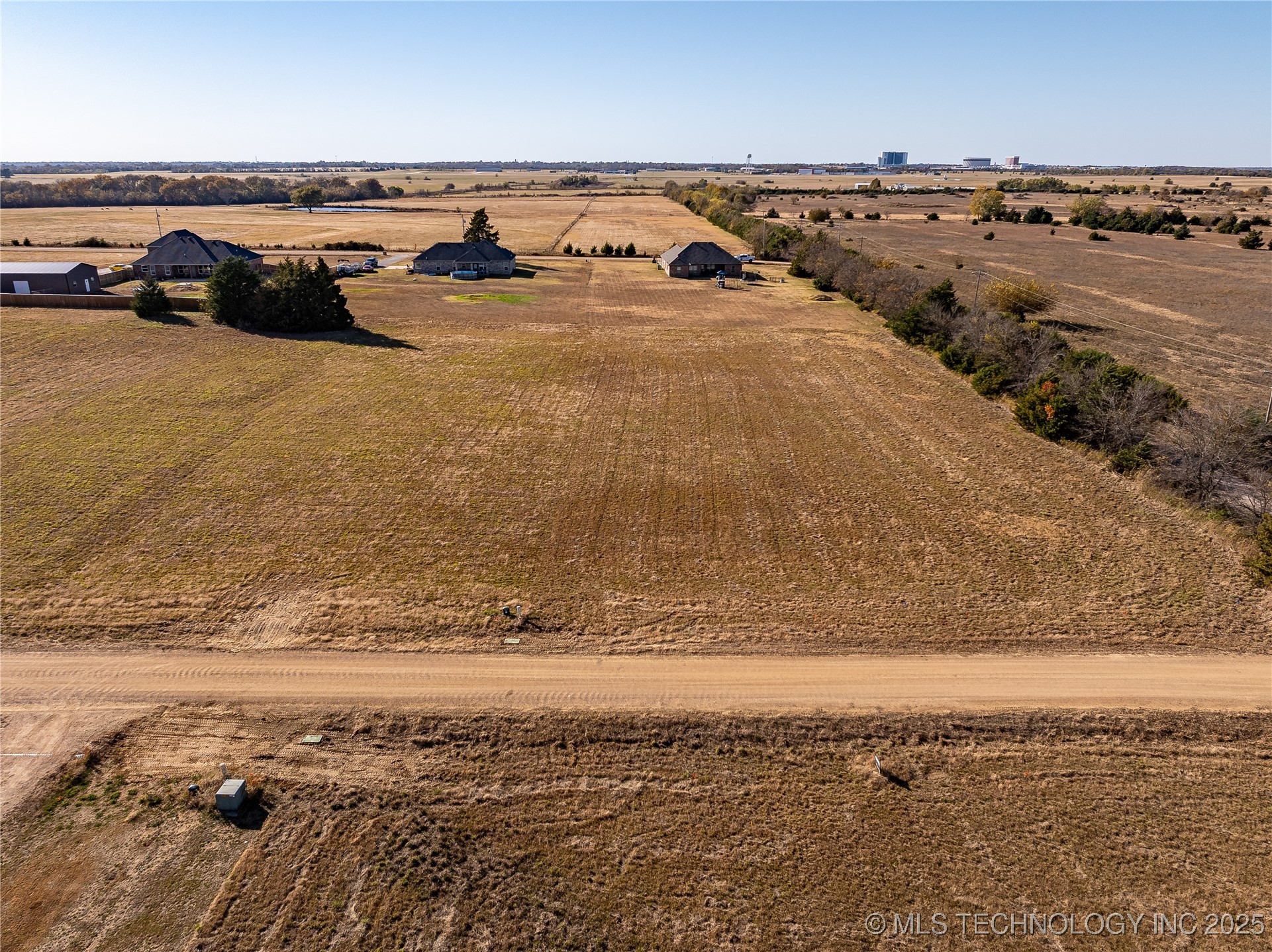 001 Paralee Street Property Photo 2
