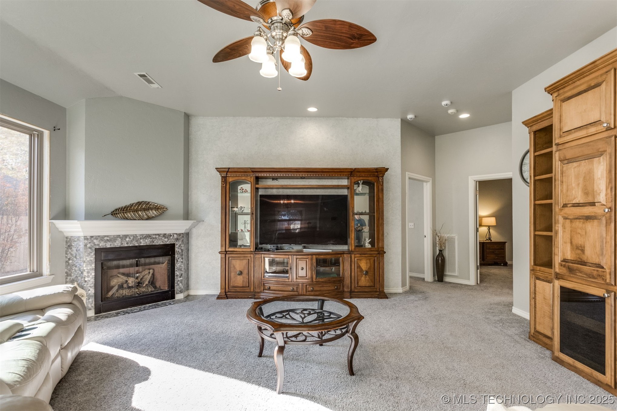 1262 Augusta Property Photo 4