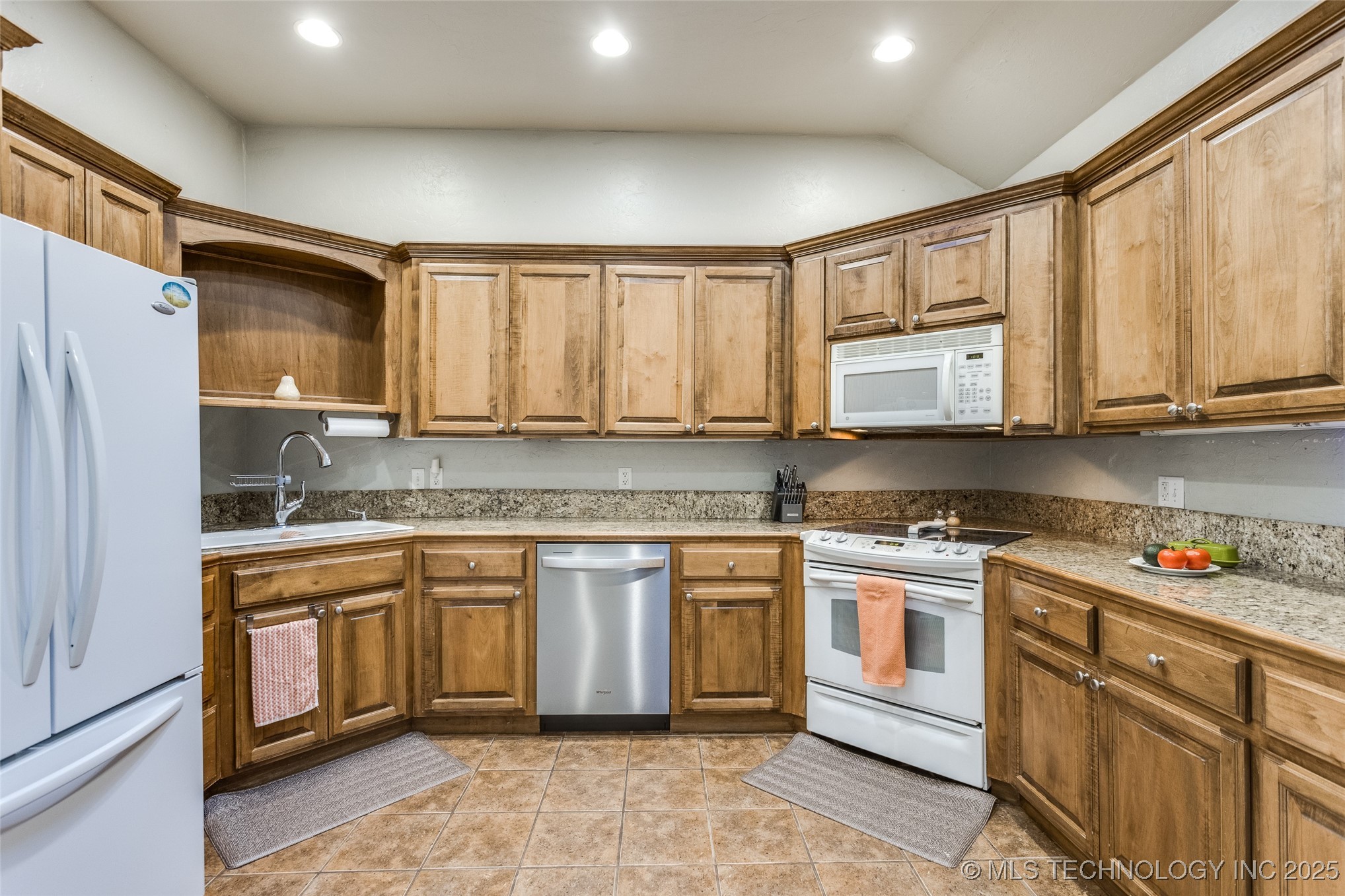 1262 Augusta Property Photo 7