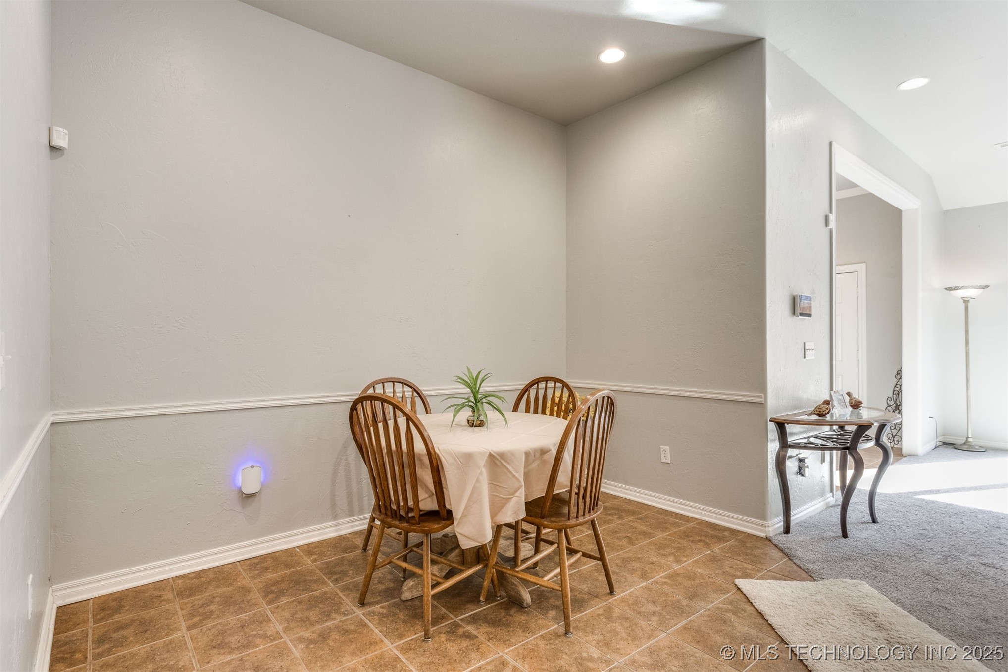 1262 Augusta Property Photo 10