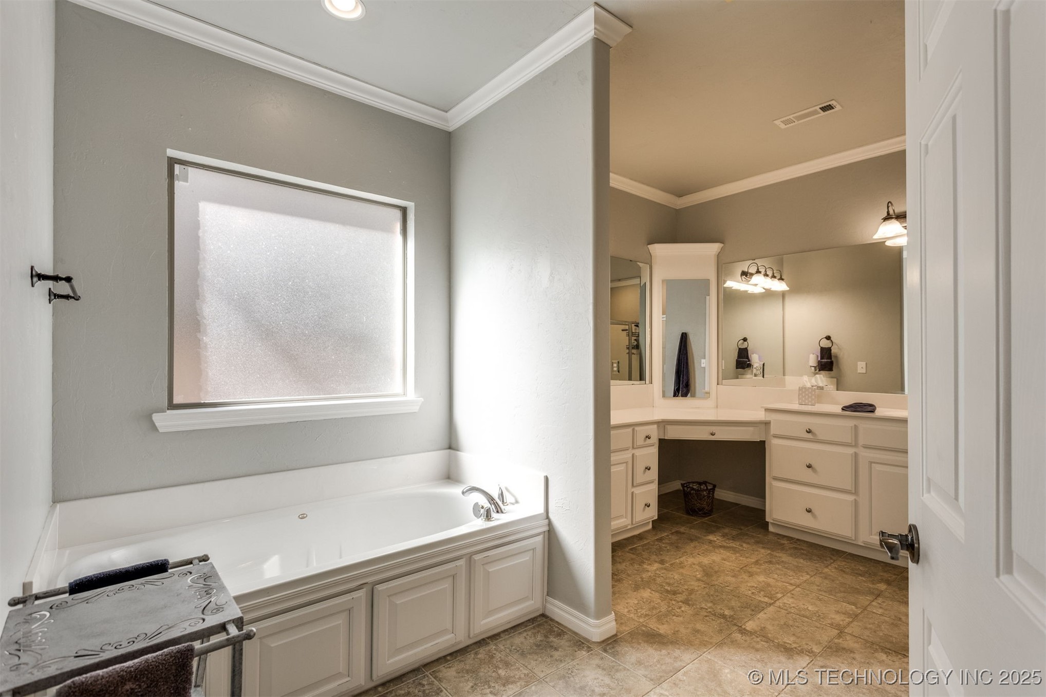 1262 Augusta Property Photo 24