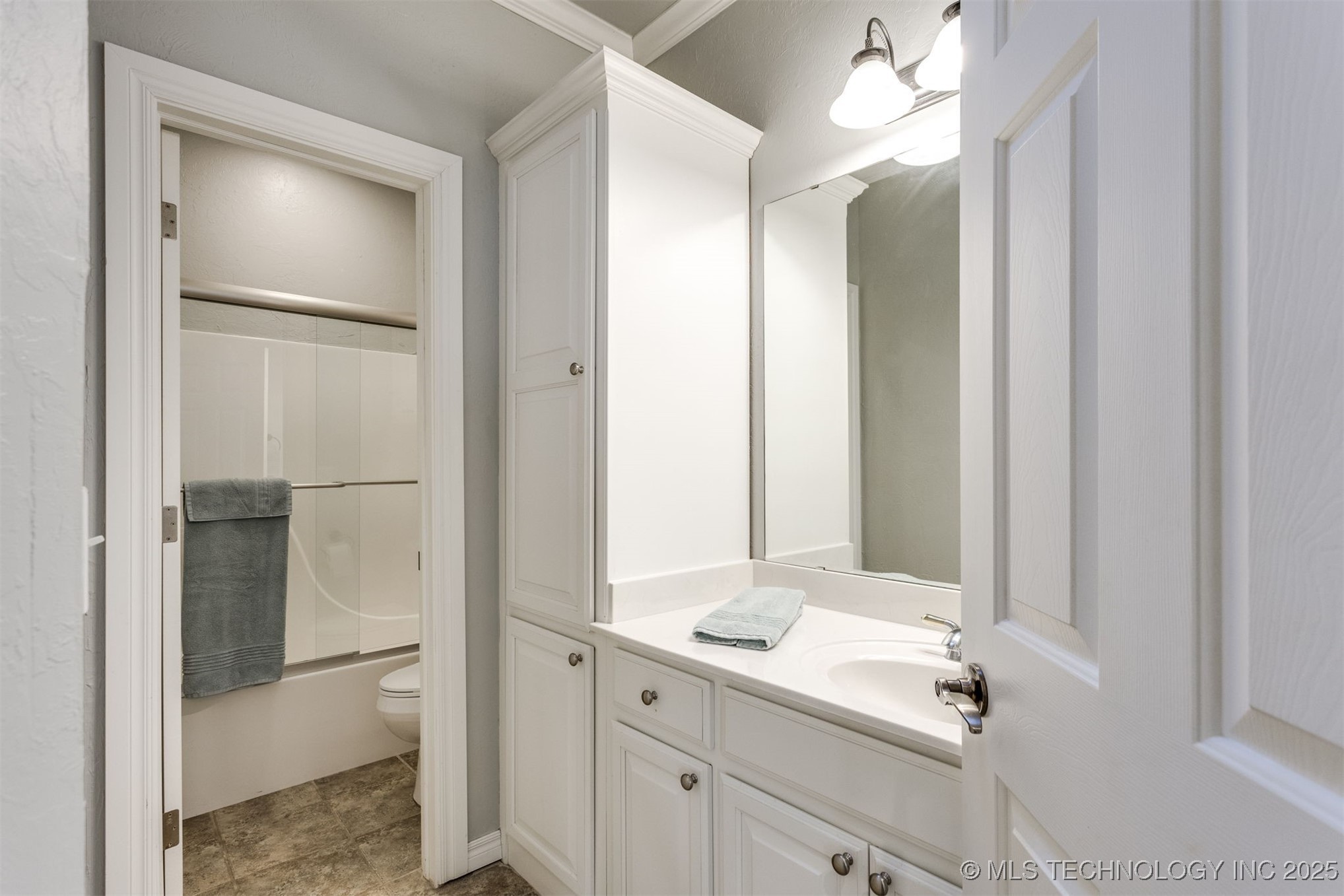 1262 Augusta Property Photo 28