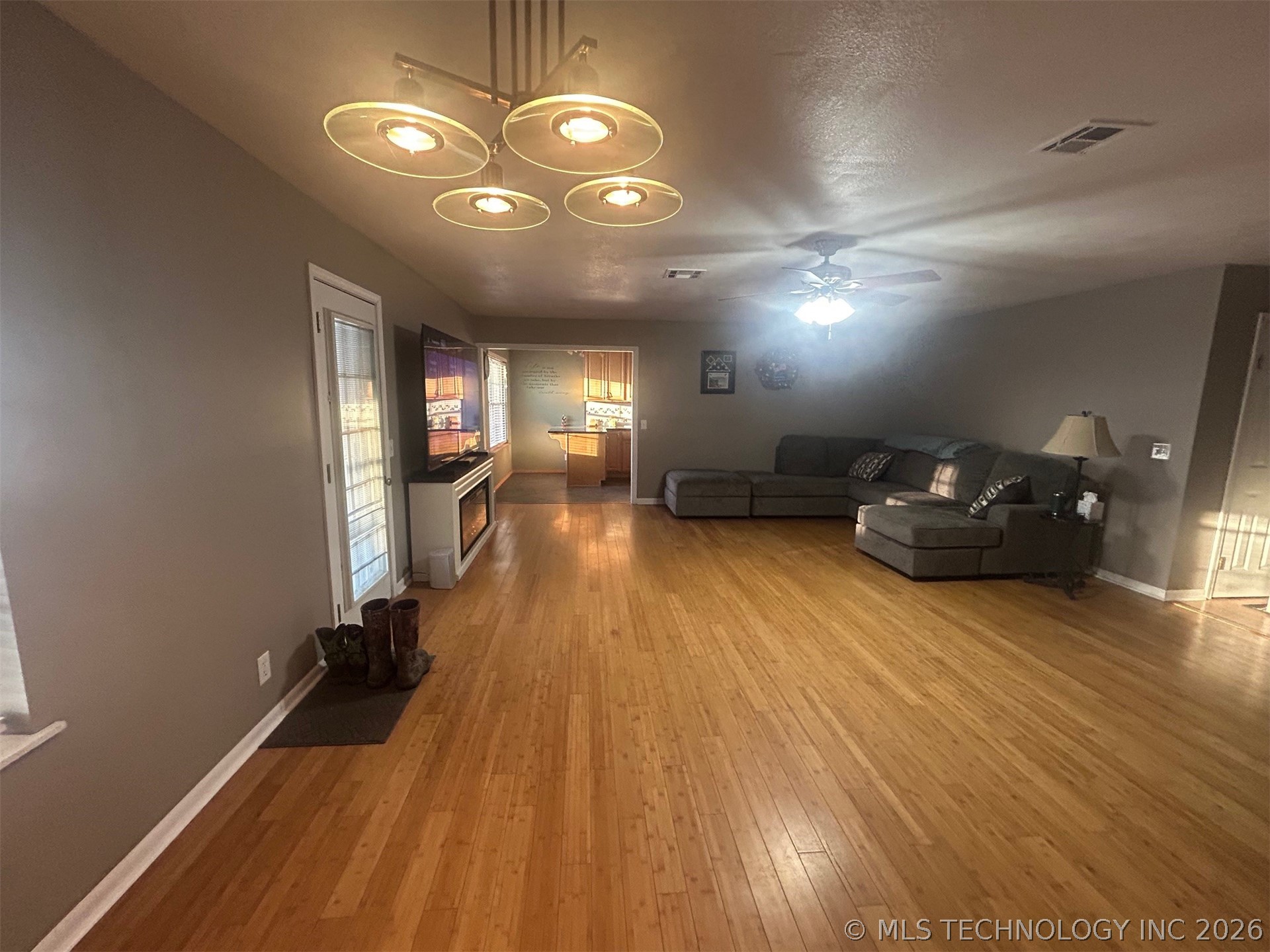 10302 S 237th East Avenue Property Photo 6