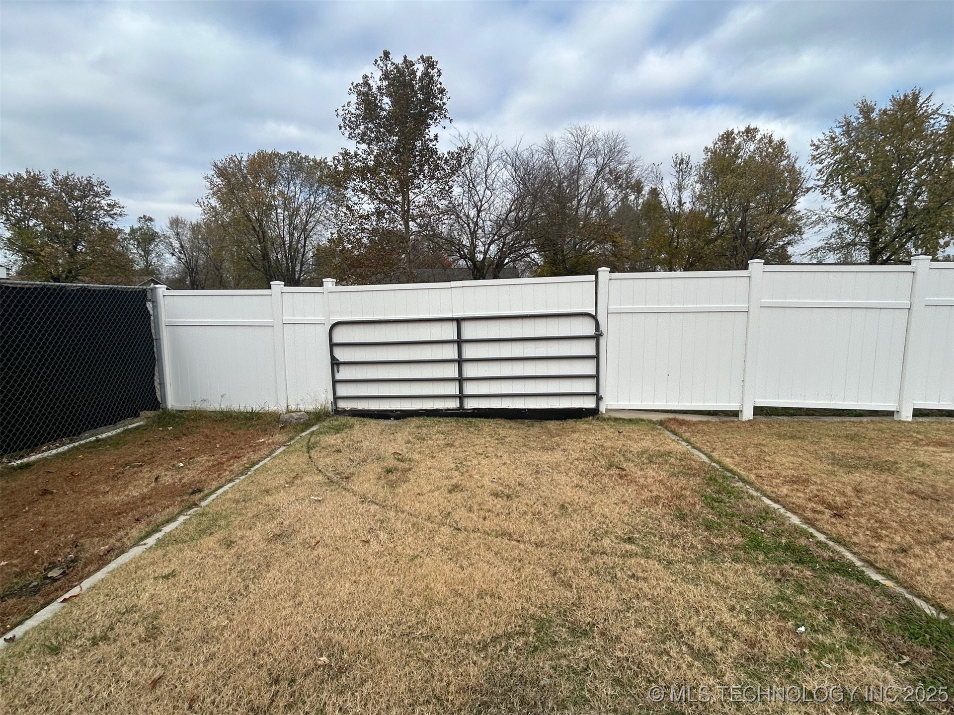 10302 S 237th East Avenue Property Photo 46